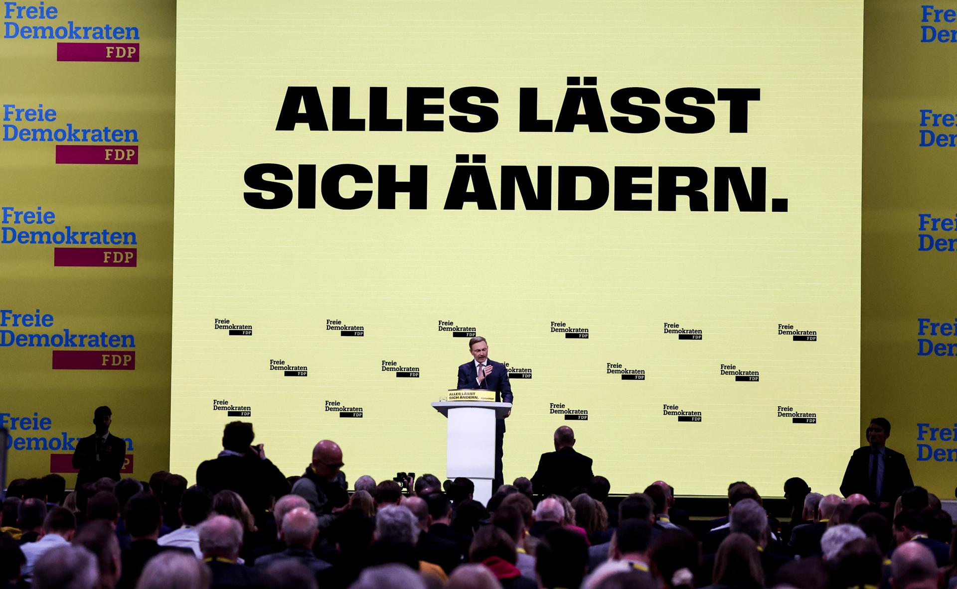 El presidente del Partido Liberal alemán (FDP), Christian Lindner, en el congreso de su agrupación este domingo en Potsdam.EFE/EPA/FILIP SINGER