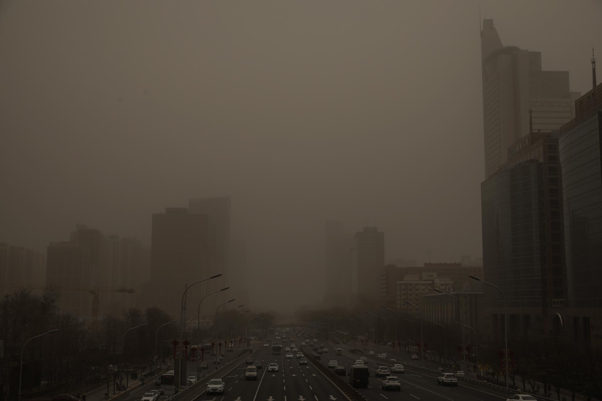 Imagen de archivo de contaminación en Pekín (China). EFE/EPA/WU HONG