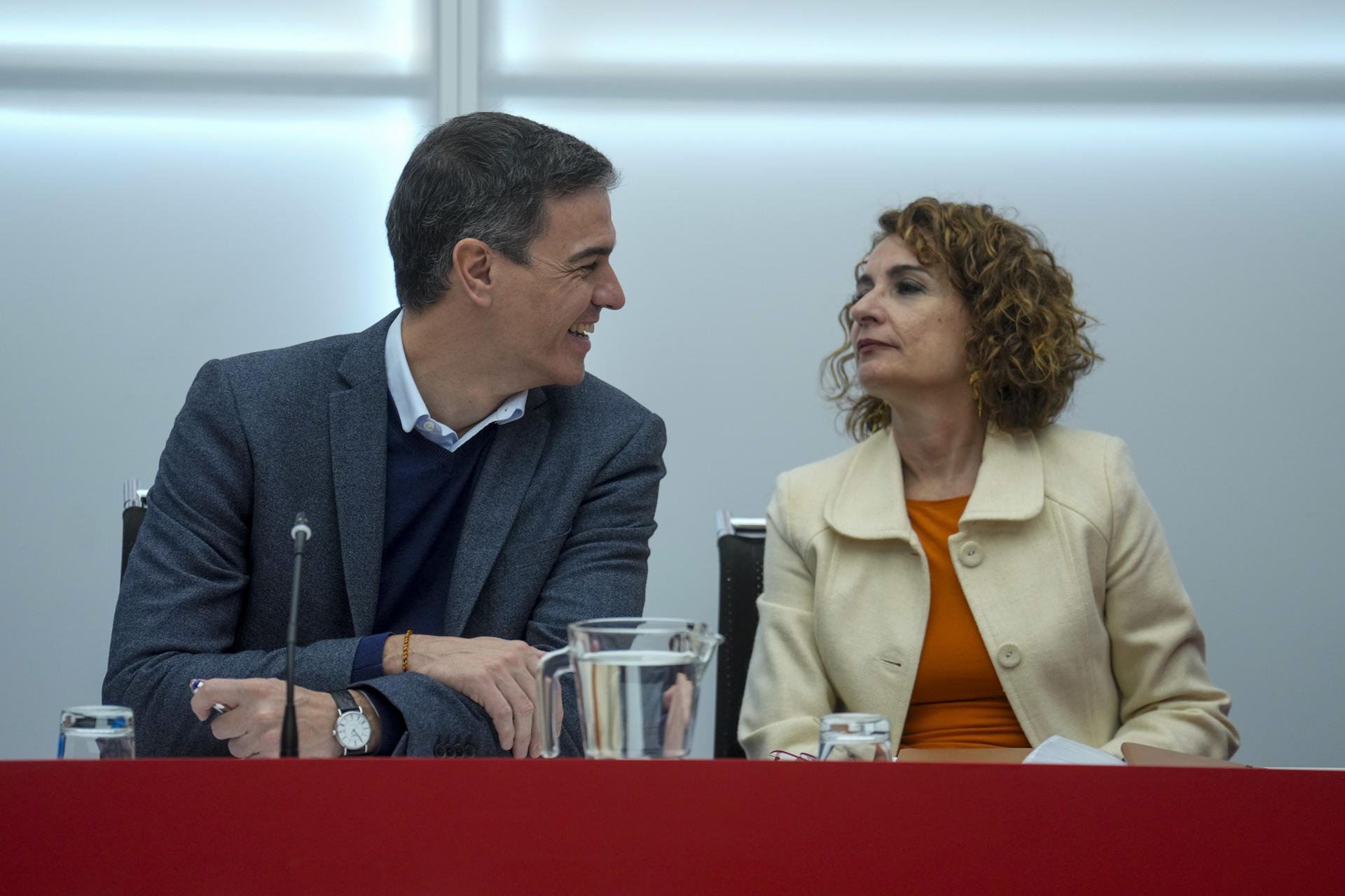 Imagen de archivo de Pedro Sánchez y María Jesús Montero. EFE/Borja Sánchez-Trillo