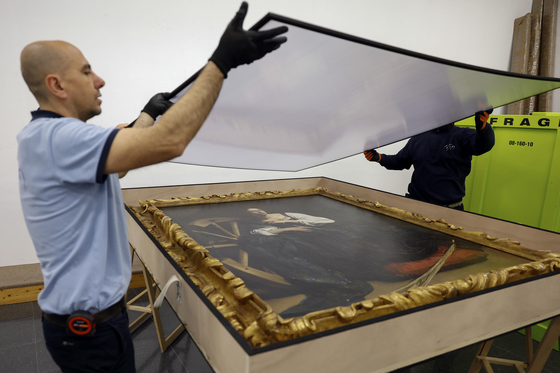 Traslado de la pintura de Caravaggio 'Santa Catalina de Alejandría' desde el Museo Thyssen a Roma. EFE/Mariscal