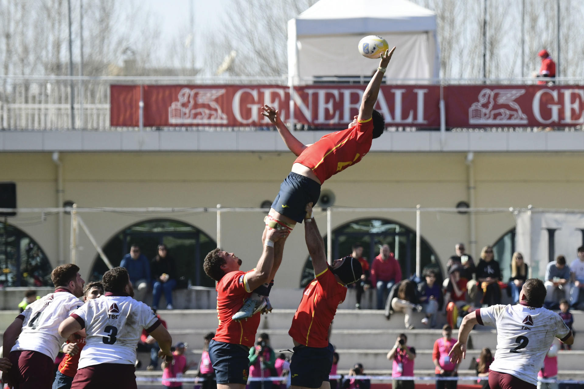La selección de España se enfrenta a Georgia, en el estadio Central Complutense de Madrid, por el liderato del Grupo A del Campeonato de Europa de Rugby en un partido al que las dos llegan con un puesto en el próximo Mundial de Australia 2027. EFE/Víctor Lerena
