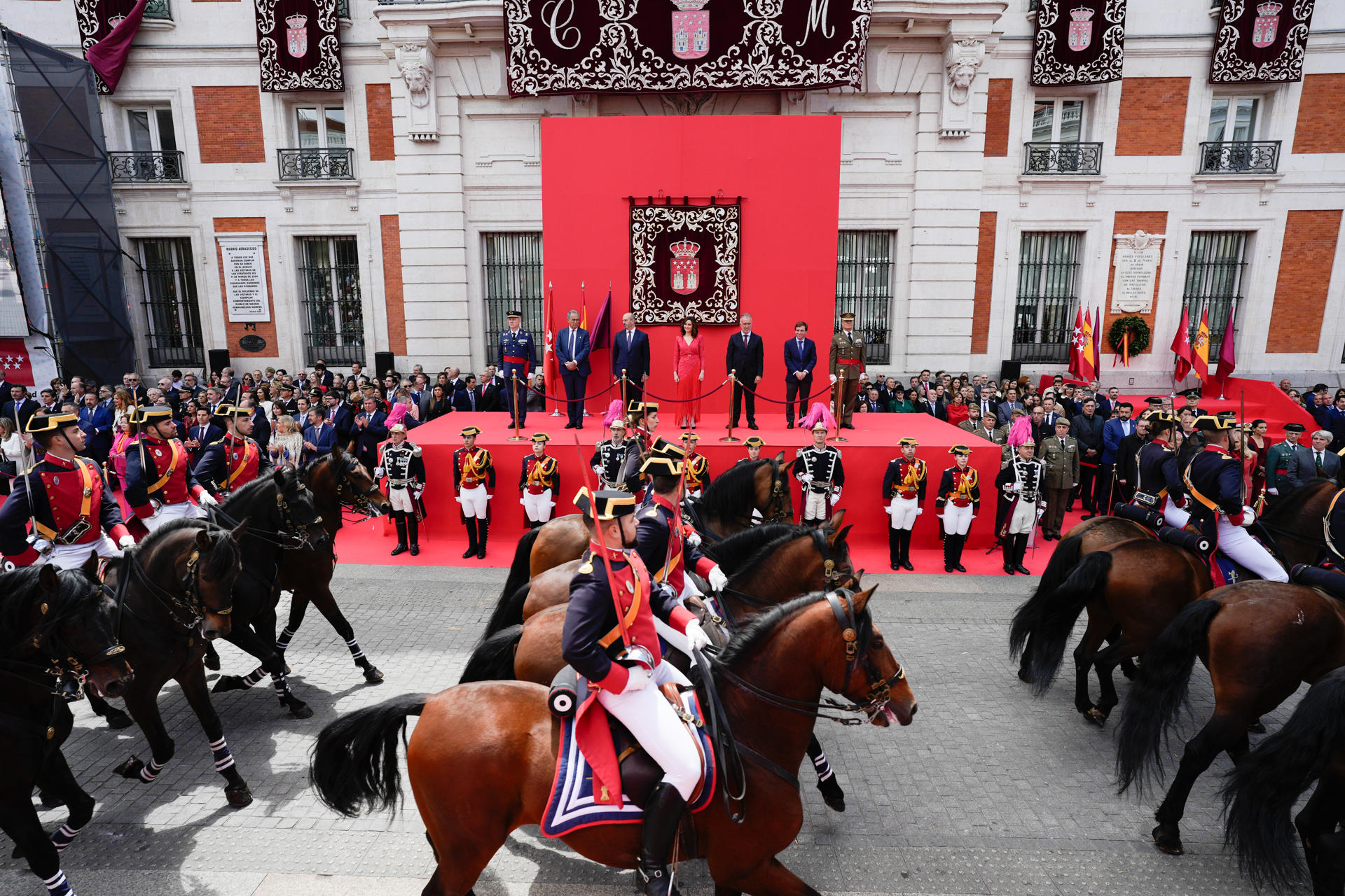 Imagen de archivo (02/05/2024) del acto cívico-militar en homenaje a los Héroes del Dos de Mayo en Madrid. EFE/Borja Sánchez-Trillo