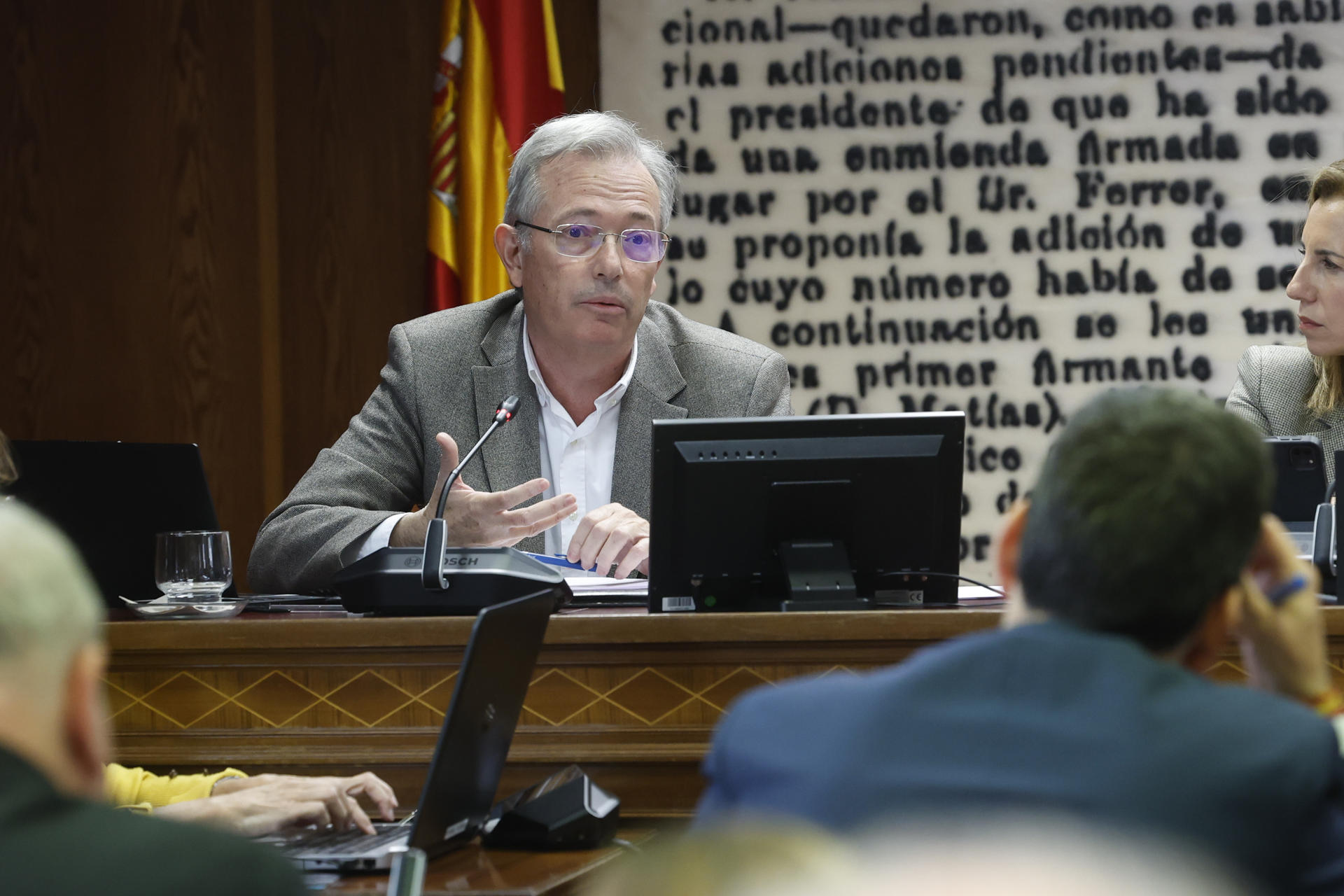 El catedrático de Hidráulica, Felix Francés durante la comisión de investigación en el Senado sobre la dana que inicia este lunes sus comparecencias para dilucidar qué falló el 29 de octubre de 2024. EFE/ Juan Carlos Hidalgo