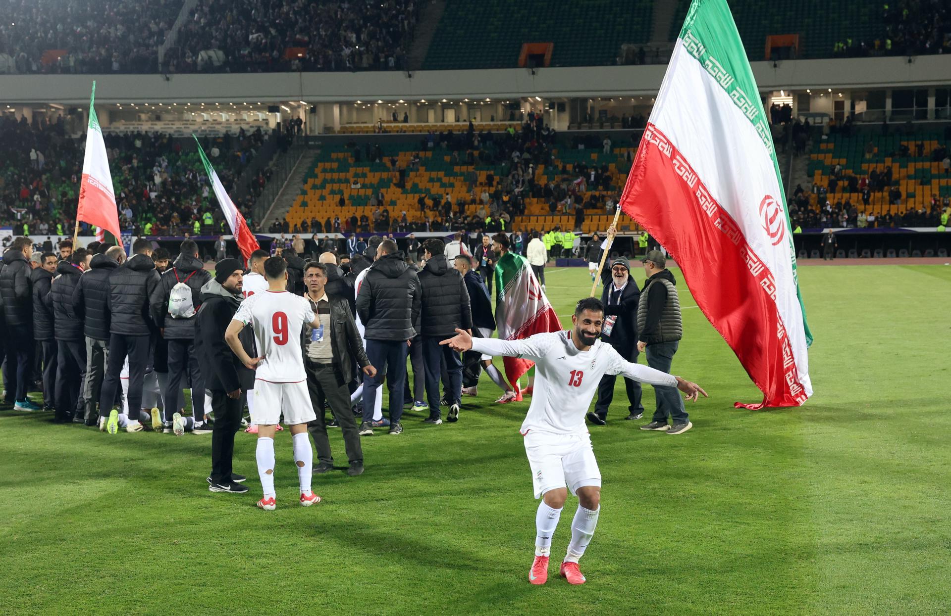 Los jugadores de Irán celebran su clasifiación para el Mundial de Clubes 2025. - EFE/EPA/ABEDIN TAHERKENAREH