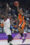 El base armenio del Valencia Chris Jones (d) en acción ante el alero estadounidense del Hapoel Tel Aviv Johnathan Motley, durante el partido de semifinales de la Eurocopa de baloncesto que Valencia Basket y Hapoel Tel Aviv disputaron en la Fuente de San Luis, en Valencia. EFE/Miguel Ángel Polo
