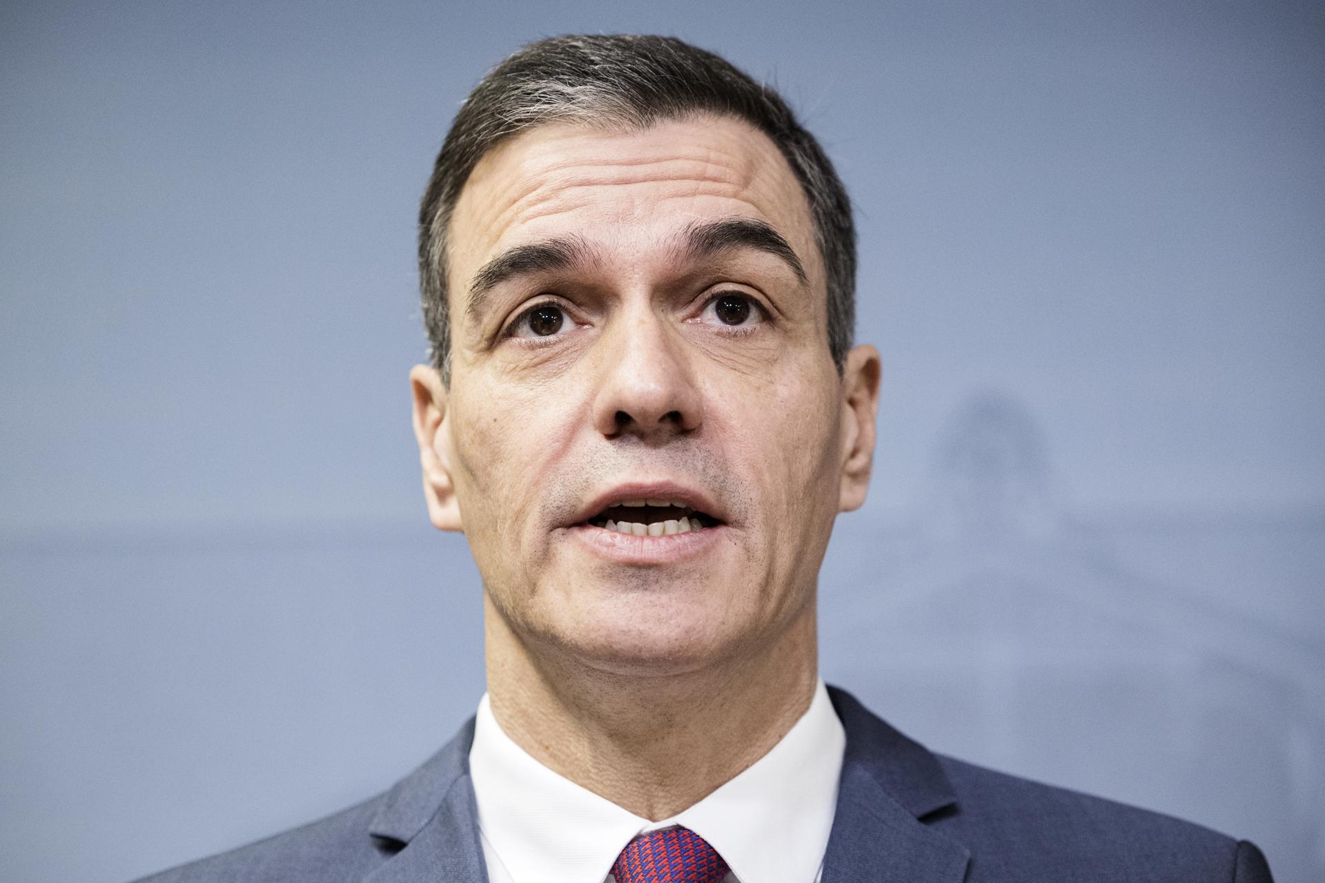 Helsinki (Finland), 12/03/2025.- El presidente del Gobierno, Pedro Sánchez, atiende a los medios en una reuda de prensa con el primer ministro finlandés durante su visita en Helsinki. EFE/EPA/RONI REKOMAA