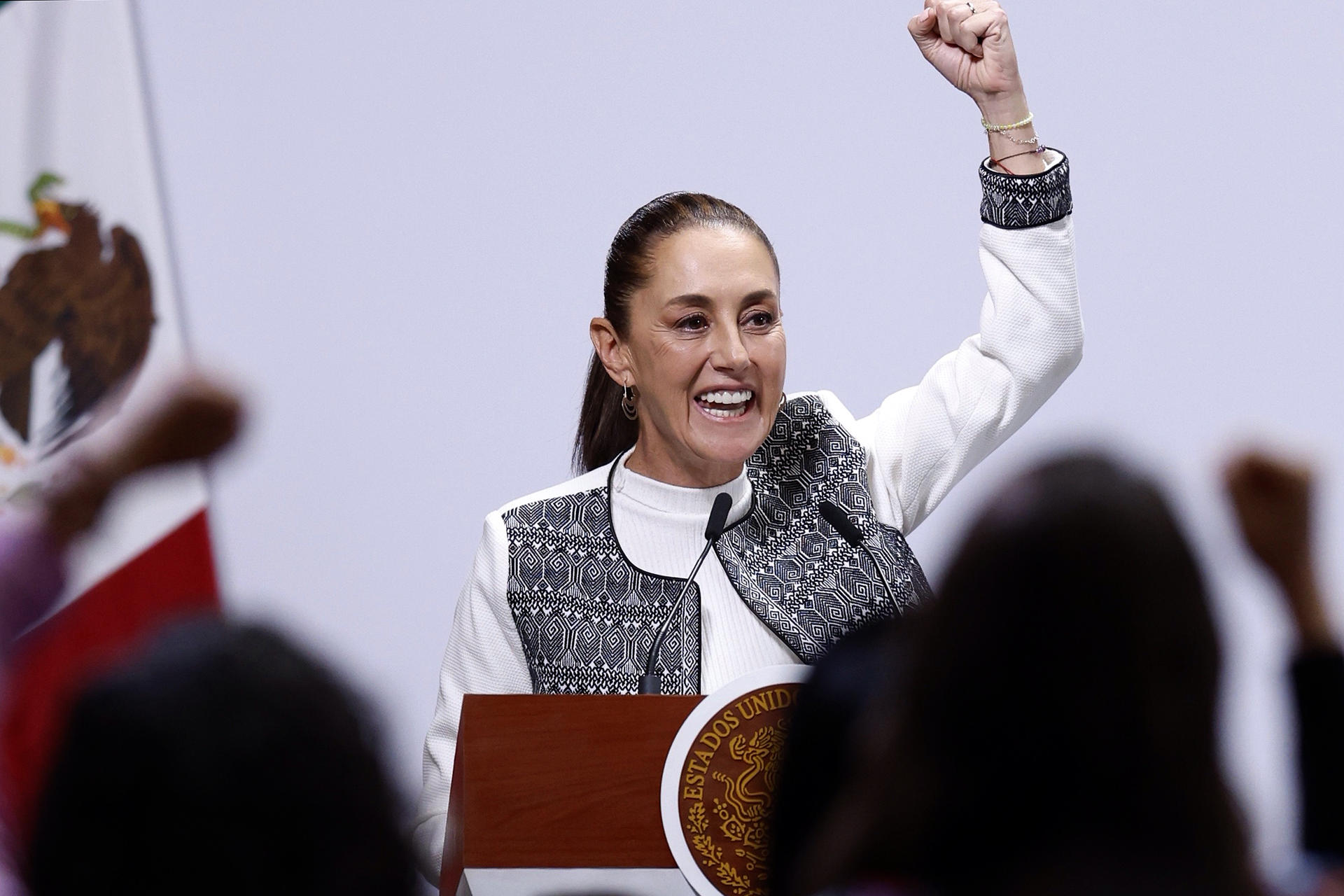 La presidenta de México, Claudia Sheinbaum, participa en la inauguración de la Conferencia Mundial de Mujeres Parlamentarias de la Unión Interparlamentaria (UIP) este viernes, en Ciudad de México (México). EFE/ Sáshenka Gutiérrez