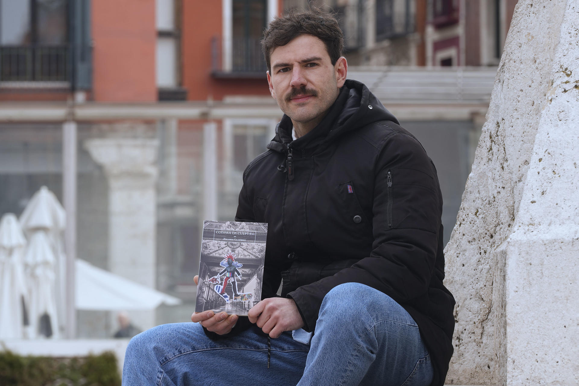 ¿Vivimos en la era de la cancelación? ¿Qué es eso que llaman ‘cultura Woke’? ¿Es la cultura algo espontáneo o teledirigido? Estas son algunas de las preguntas que plantea ‘Contra la cultura’, el último libro del filósofo vallisoletano Eduardo Gutiérrez, sobre el que charla en una entrevista con EFE.EFE/Nacho Gallego