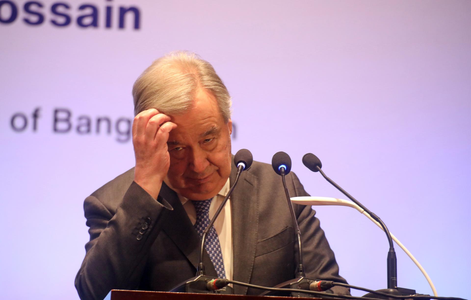 El secretario general de la ONU, António Guterres, fue registrado este sábado, 15 de marzo, durante una conferencia de prensa, al final de su visita oficial de cuatro días a Bangladés. EFE/Monirul Alam