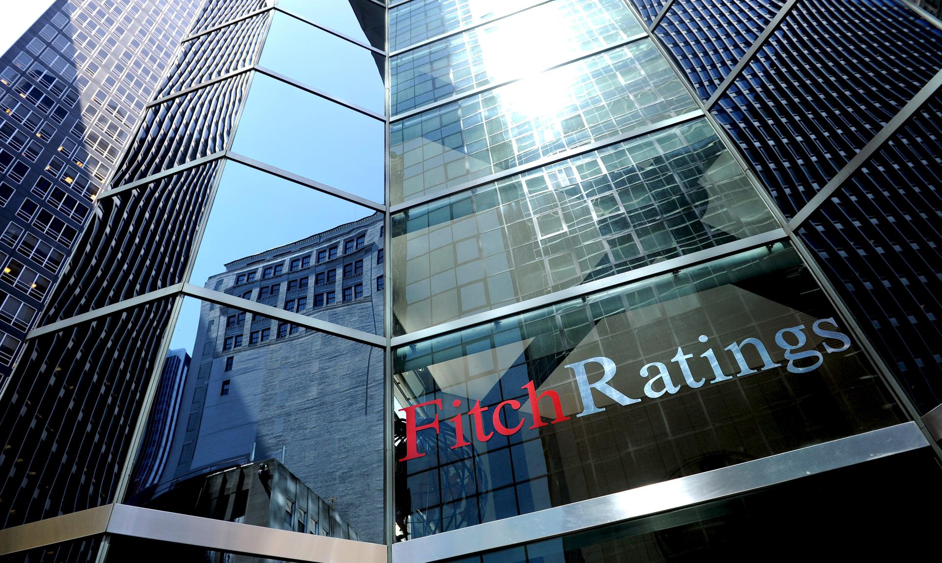 Fotografía de archivo en la que se registró la fachada principal del edificio de la agencia estadounidense de calificación Fitch Ratings, en Nueva York (NY, EE.UU.). EFE/Justin Lane