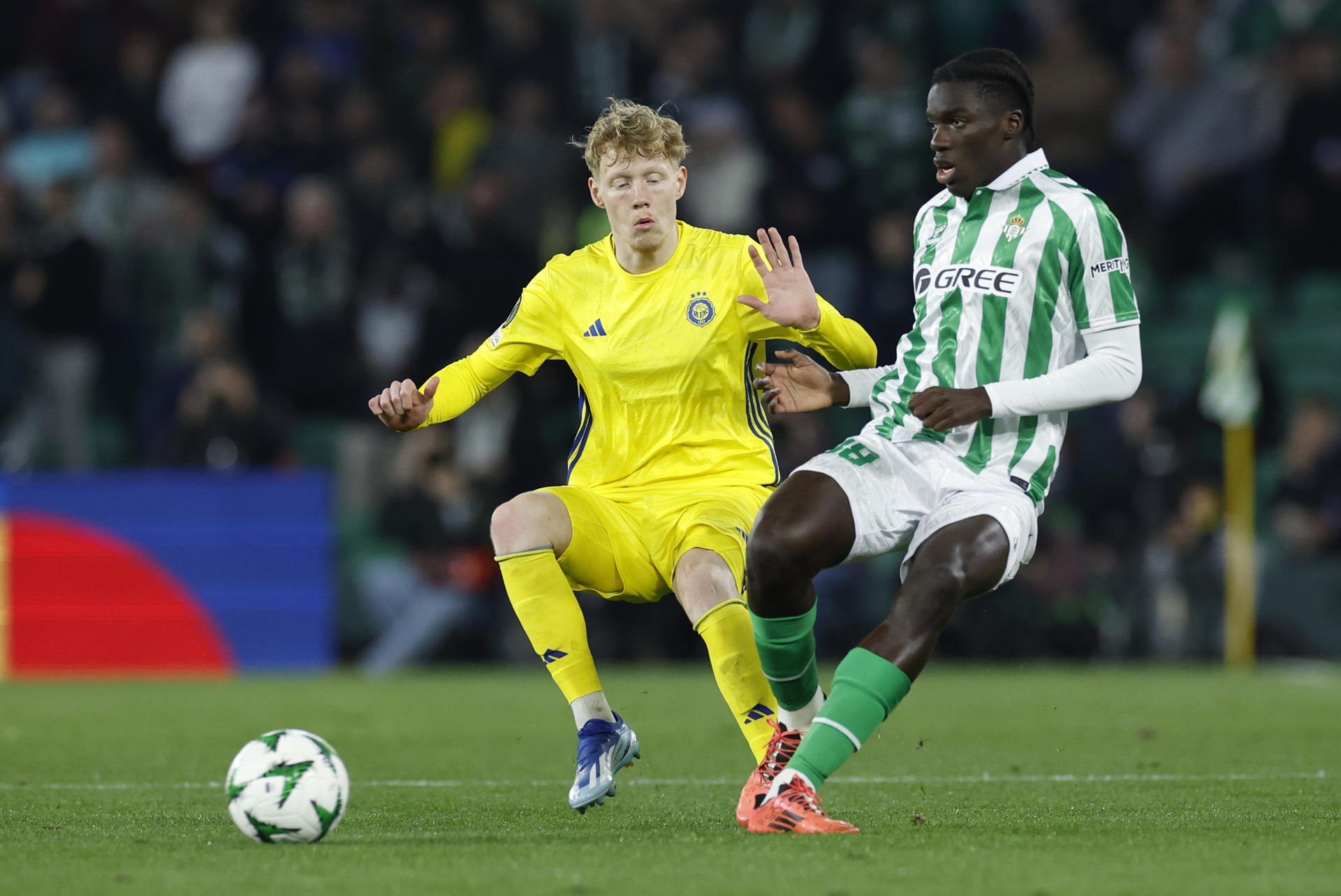 Imagen de archivo de Assane Diao como jugador del Betis. EFE/ Julio Muñoz