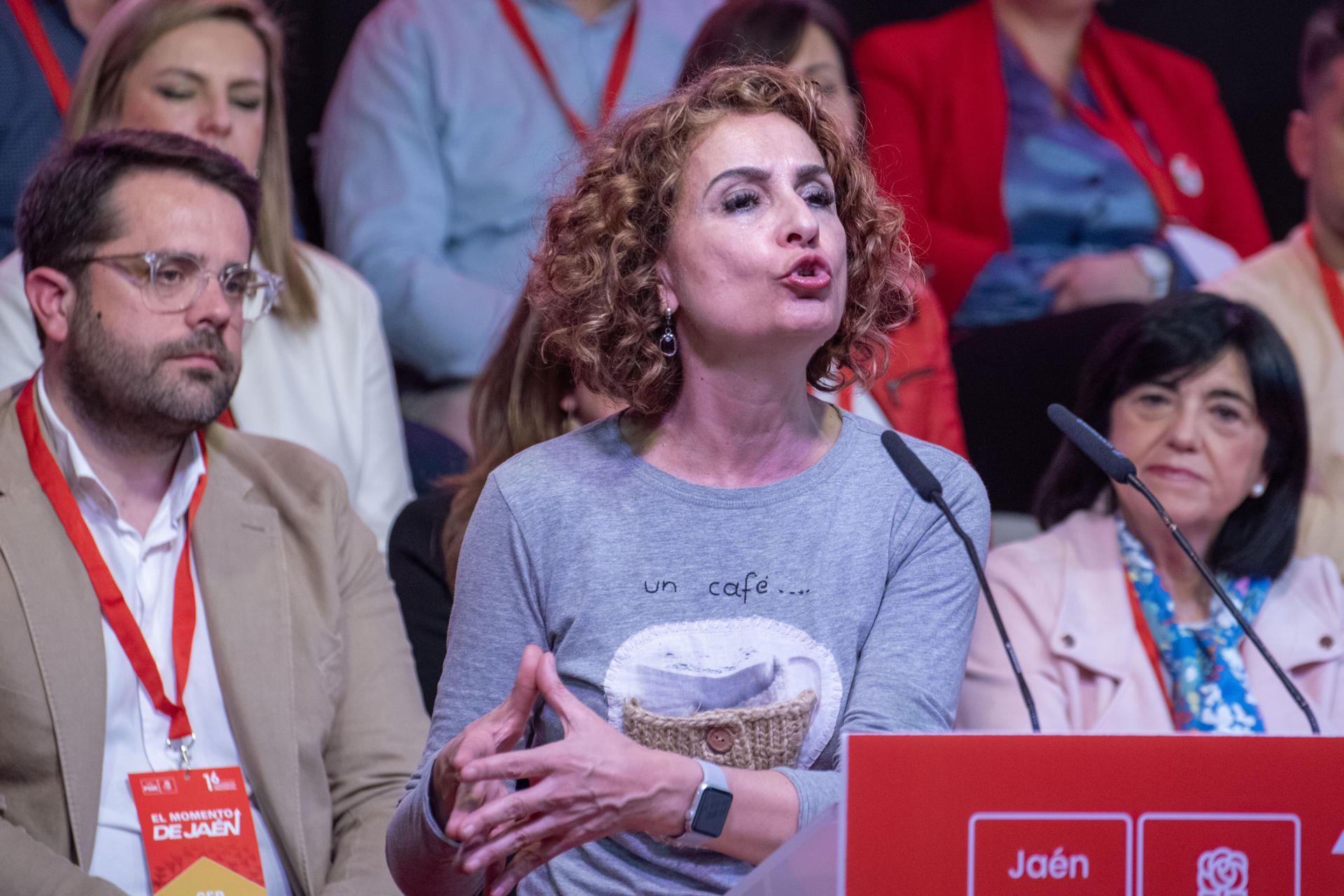 La ministra María Jesús Montero durante su intervención en la inauguración del Congreso Provincial del PSOE de Jaén, este sábado. EFE/ José Manuel Pedrosa