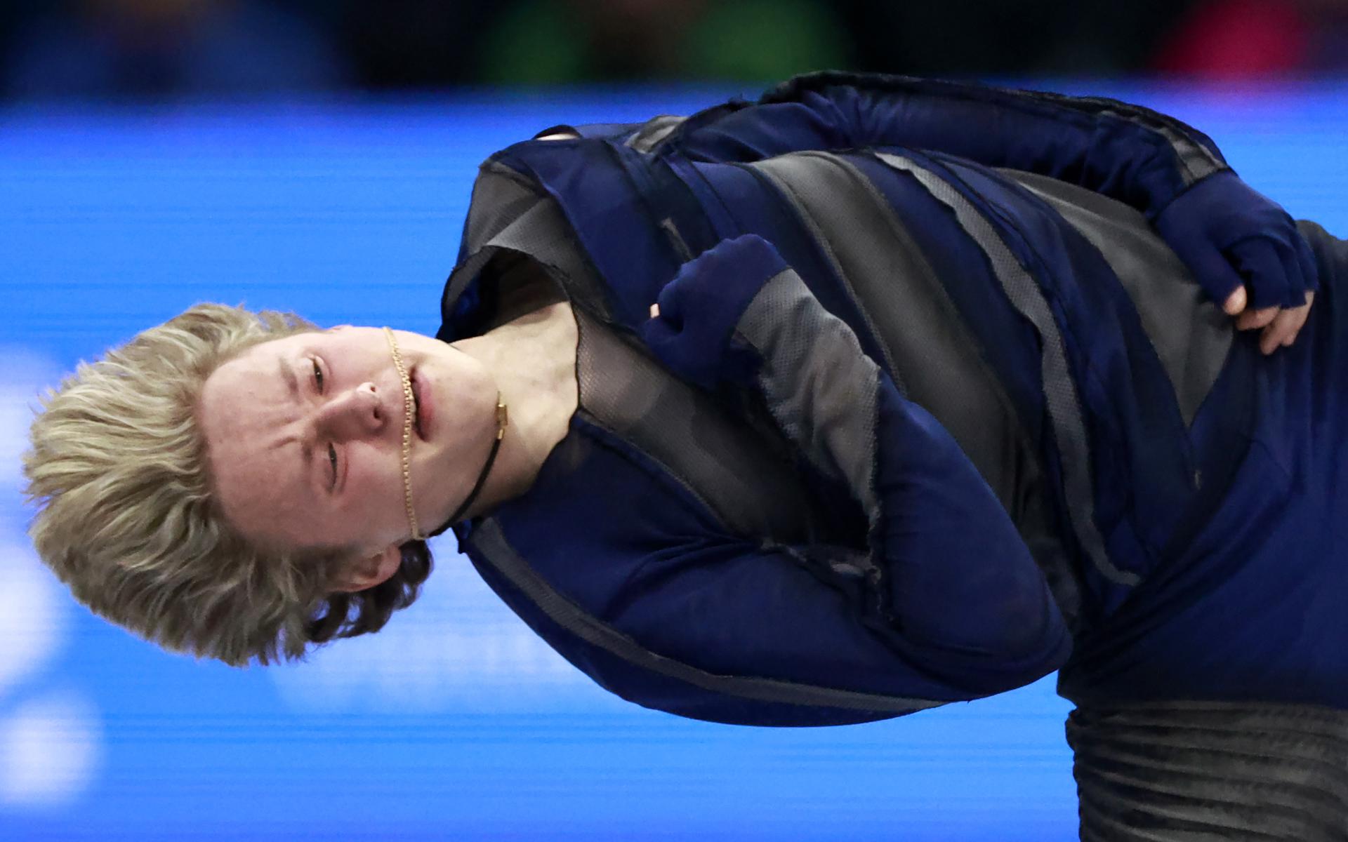 El estadounidense Ilia Malinin actúa en el programa corto masculino del Mundial de patinaje artístico. EFE/Cj Gunther