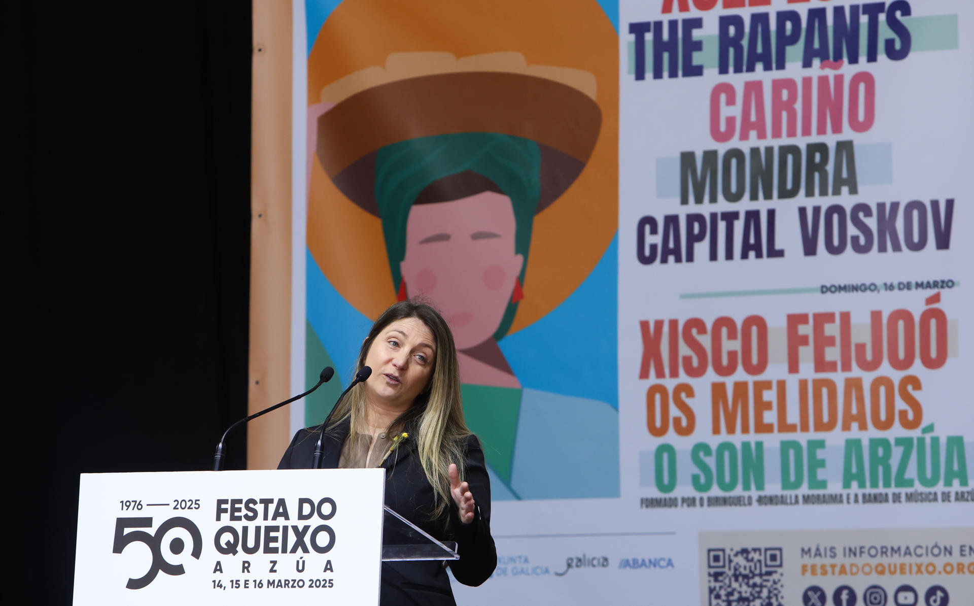 La chef y estrella Michelín, Lucía Freitas durante el pregón que ha realizado esta mañana en la fiesta del "Queixo de Arzúa" que ha dado comienzo este fin de semana en su 50 aniversario con una feria de quesos destacados de toda Europa, España y Galicia. EFE/Xoán Rey