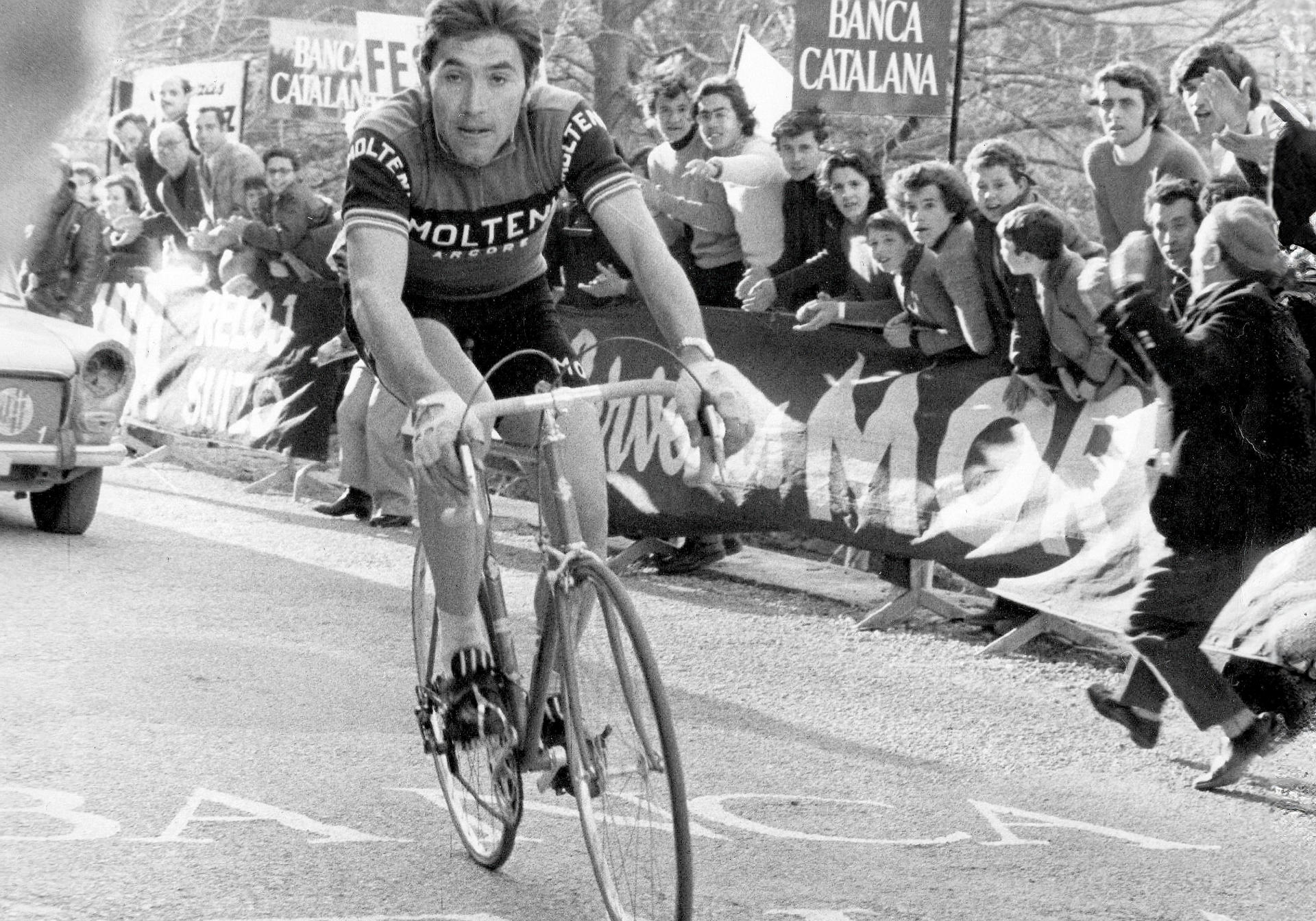 El próximo 2 de abril se cumplirán 50 años de la victoria de la leyenda belga Eddy Merckx en la cronoescalada de la difunta Setmana Catalana entre Casserres y Queralt, en el Berguedà, donde por segundo año consecutivo la Volta Ciclista a Catalunya ha programado su etapa reina, un evento que ha avivado la pasión por el ciclismo en esta comarca prepirenaica de Barcelona. EFE/Archivo Primavera Ciclista ***SÓLO USO EDITORIAL/SOLO USO PERMITIDO PARA ILUSTRAR LA NOTICIA QUE APARECE EN EL PIE DE FOTO (CRÉDITO OBLIGATORIO)***