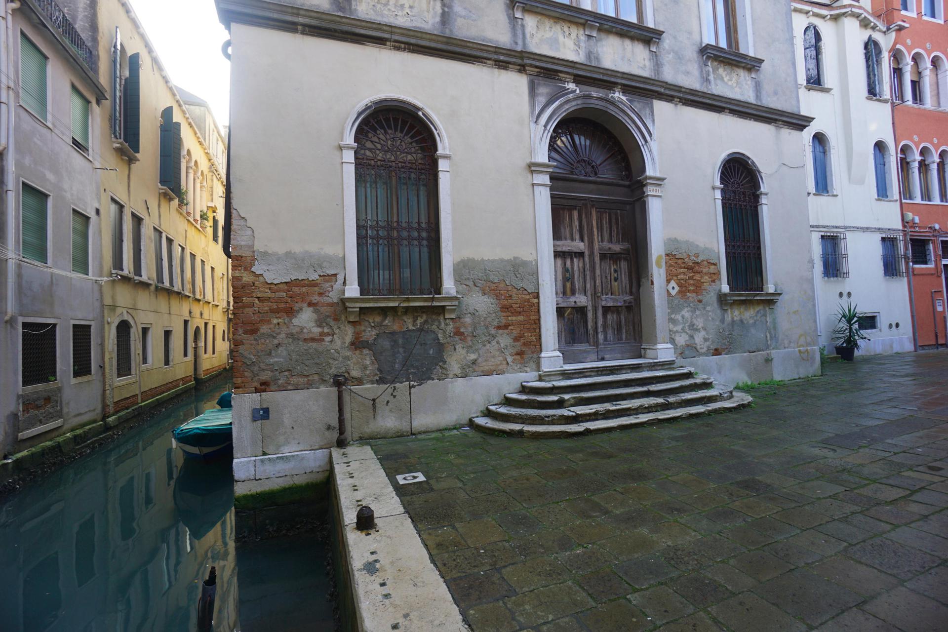 A view of the San Samuele Theatre in Venice, Italy, 13 February 2025. EFE/EPA/ANDREA MEROLA/Archivo