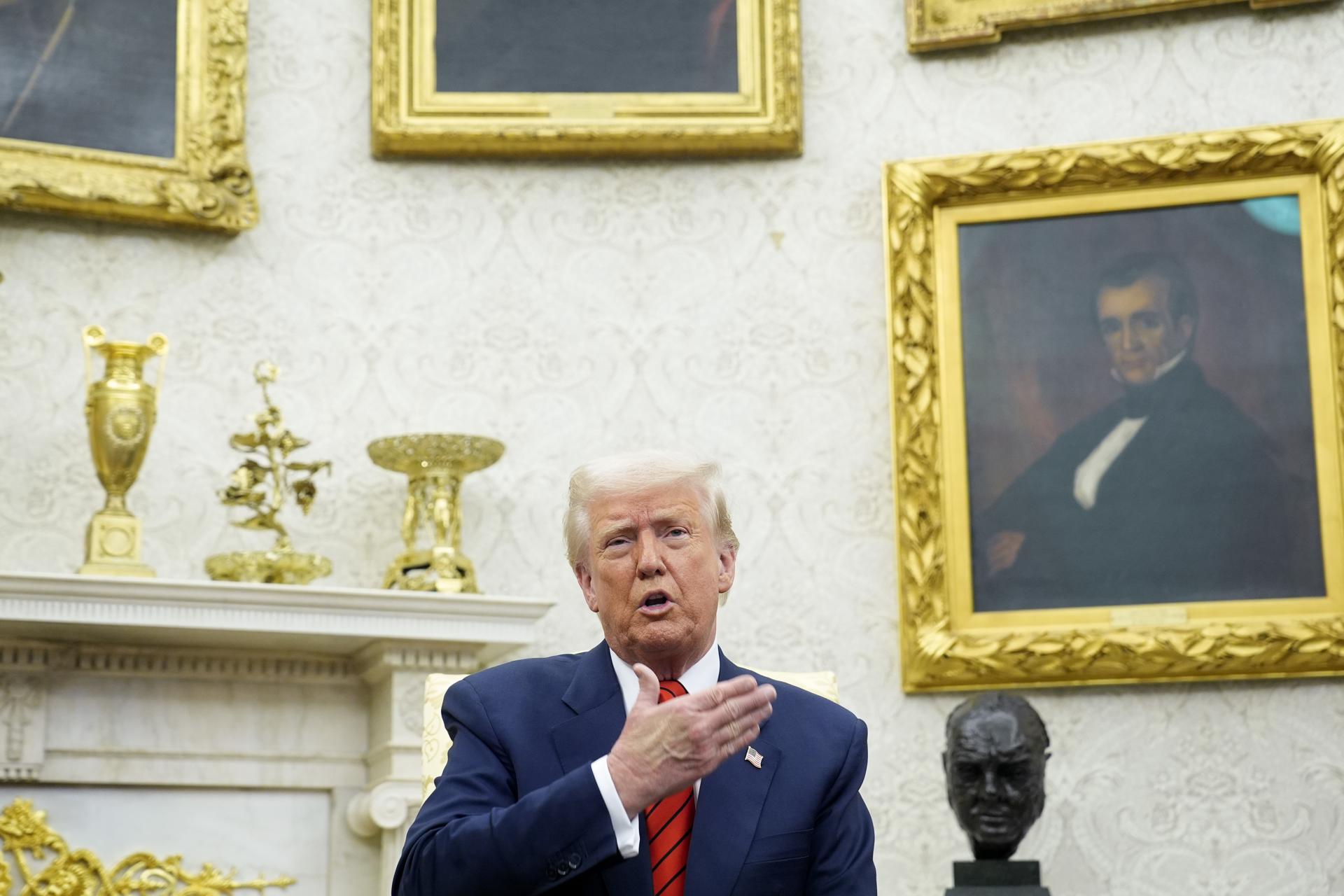 Fotografía de archivo en donde aparece el presidente de Estados Unidos, Donald Trump. EFE/YURI GRIPAS