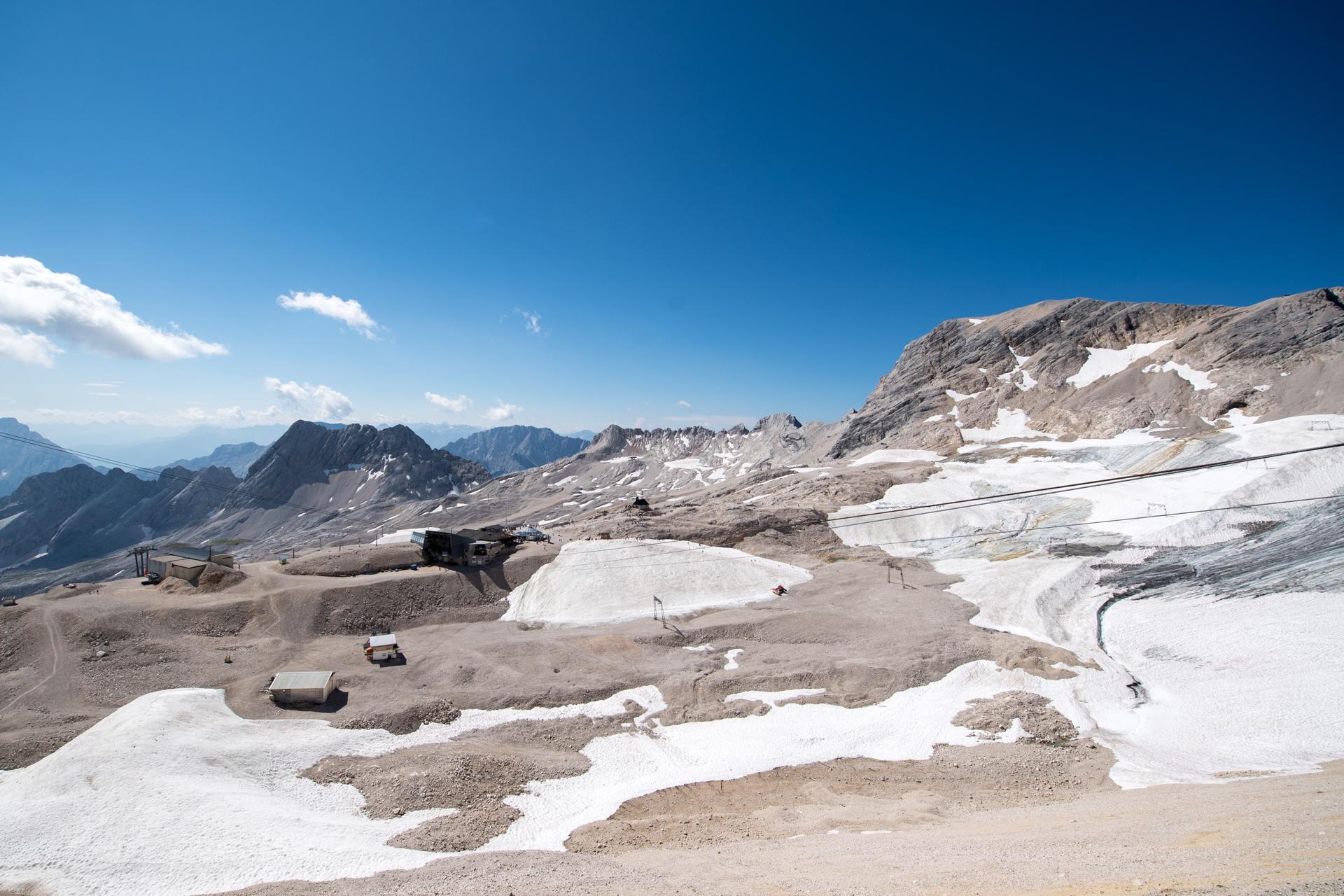 Vista de archivo de un glaciar en el monte Zugspitze, Baviera (Alemania). EFE/ Lennart Preiss