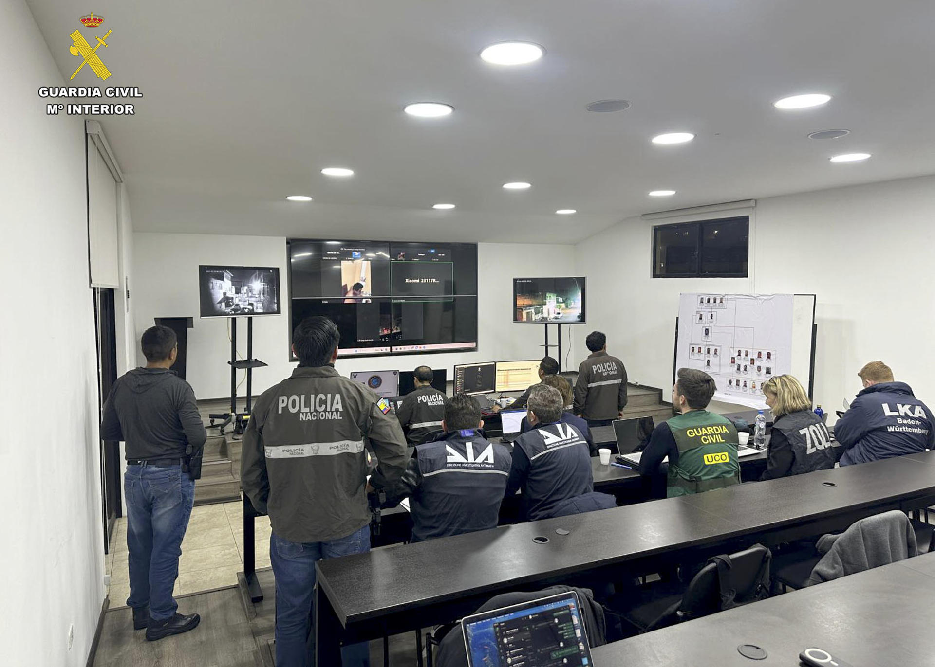 Hace un año que se puso en marcha el proyecto GDIN (Global Drug Intelligence Network), una "agencia" policial que, de la mano de la Guardia Civil, agrupa a España, Portugal, Colombia, Ecuador, Costa Rica, República Dominicana, Brasil, Panamá y Dubai para luchar contra el tráfico de drogas. Una cooperación exitosa que ha permitido ya abrir 45 operaciones trasnacionales con 185 detenidos. EFE/Guardia Civil -SOLO USO EDITORIAL/SOLO DISPONIBLE PARA ILUSTRAR LA NOTICIA QUE ACOMPAÑA (CRÉDITO OBLIGATORIO)-