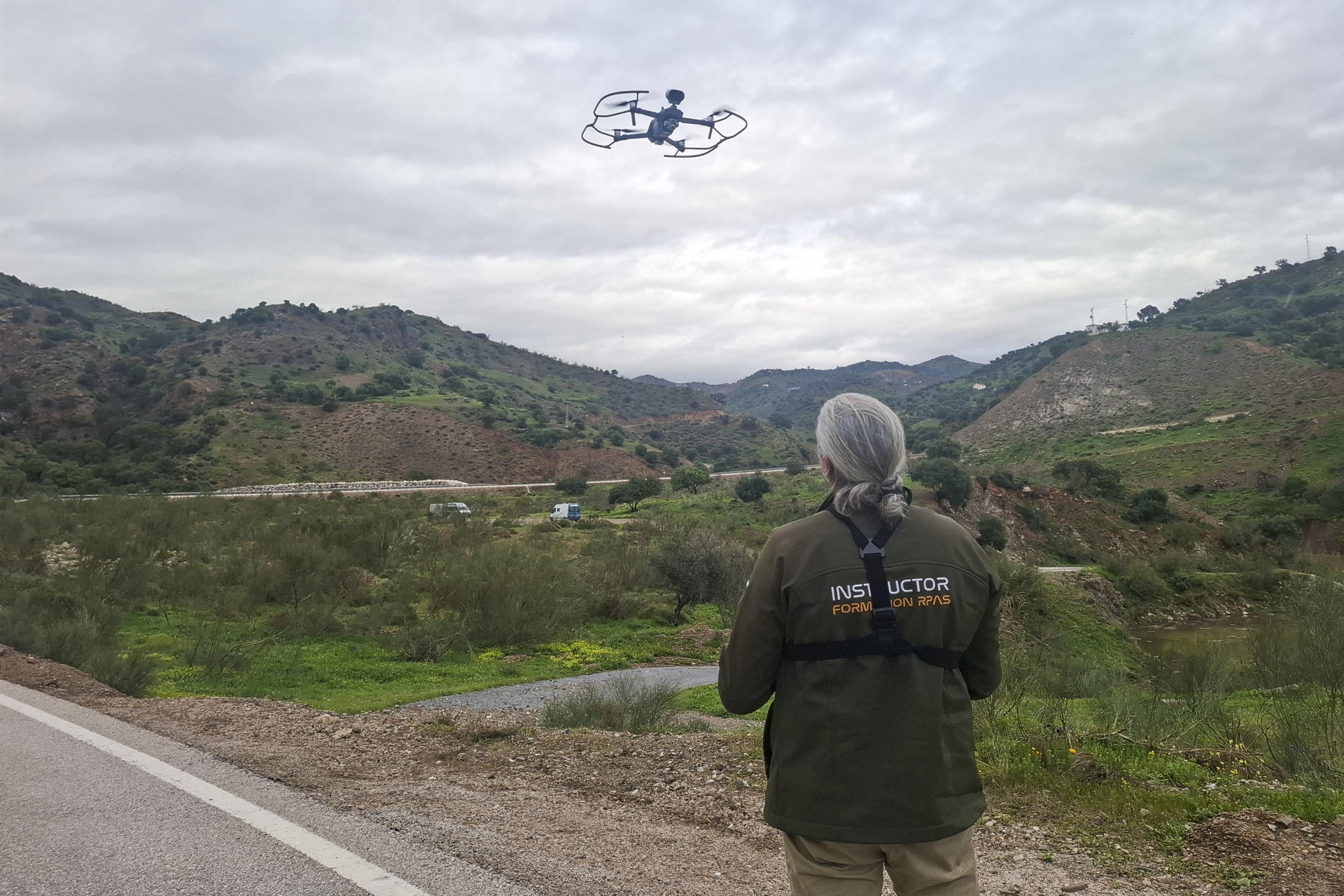 La Guardia Civil ha localizado este viernes el cuerpo sin vida del anciano que había desaparecido en Almogía (Málaga), al que se buscaba desde el pasado fin de semana, en un caso que acumula ya tres detenidos en relación con los hechos. EFE/Salvador Ruiz