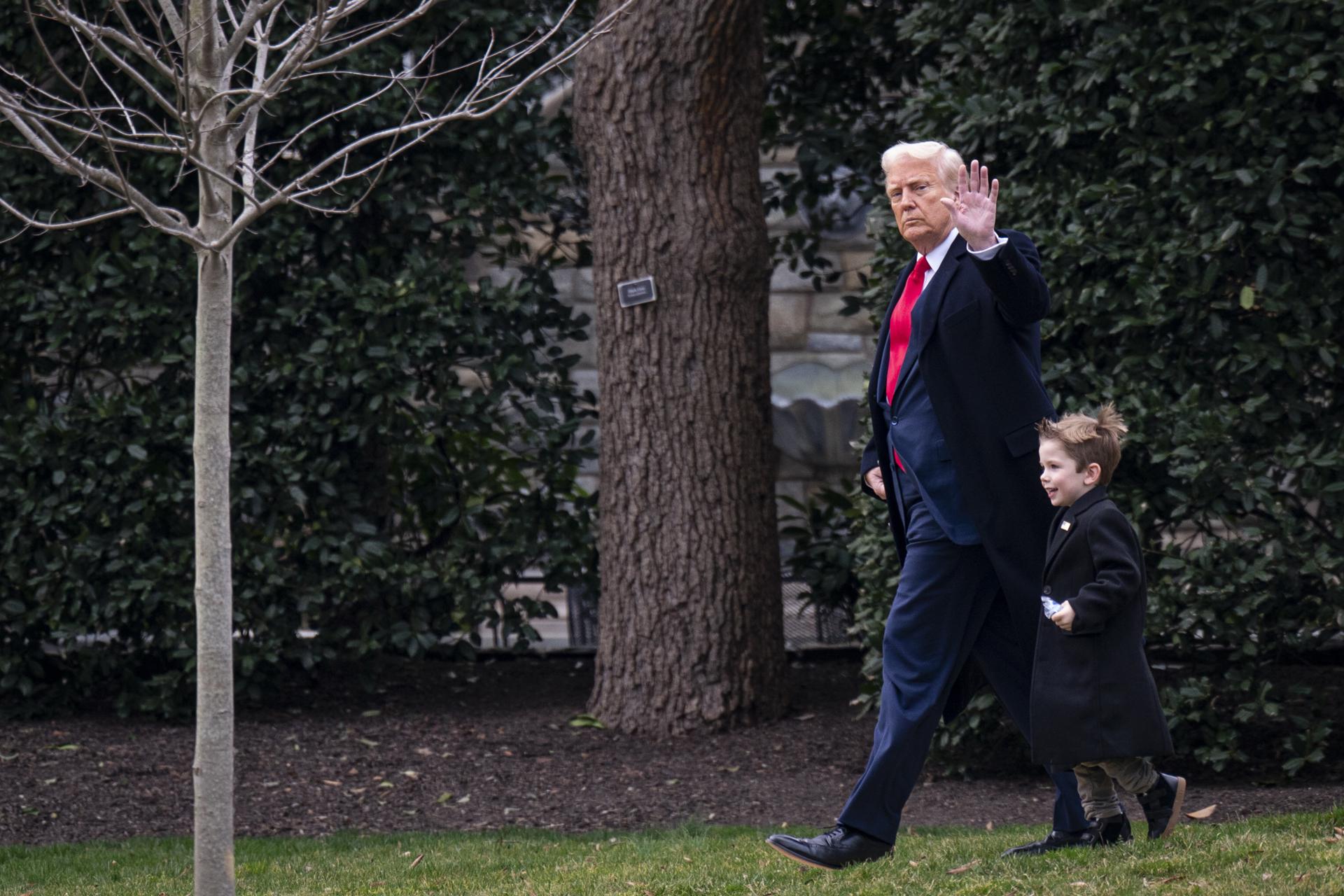 El presidente de EE.UU., Donald Trump, ordenó retirar la protección del Servicio Secreto a los dos hijos del exmandatario Joe Biden. EFE/EPA/AL DRAGO / POOL
