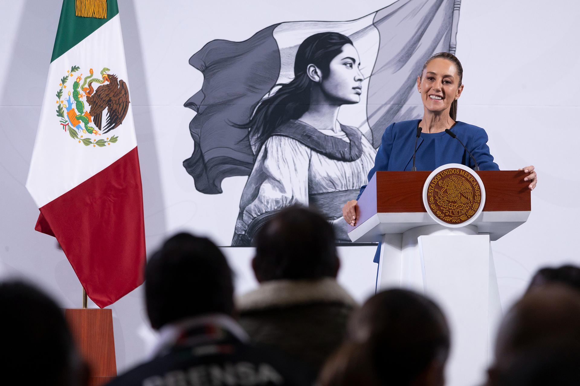 Fotografía cedida por la presidencia de México de la presidenta Méxicana, Claudia Sheinbaum, durante su conferencia de prensa este miércoles, en Palacio Nacional, en Ciudad de México (México). EFE/Presidencia de México/SOLO USO EDITORIAL/NO VENTAS/SOLO DISPONIBLE PARA ILUSTRAR LA NOTICIA QUE ACOMPAÑA(CRÉDITO OBLIGATORIO)
