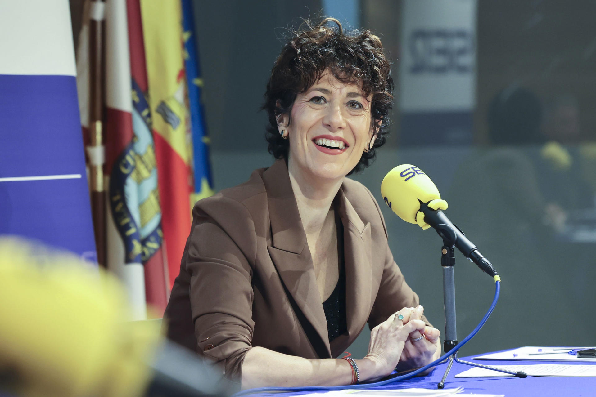 La ministra de Inclusión, Seguridad Social y Migraciones, Elma Saiz, participa este lunes en el Foro Radio Rioja, con la ponencia 'Del Plan retorno, al pleno empleo en La Rioja', en Logroño. EFE/ Raquel Manzanares