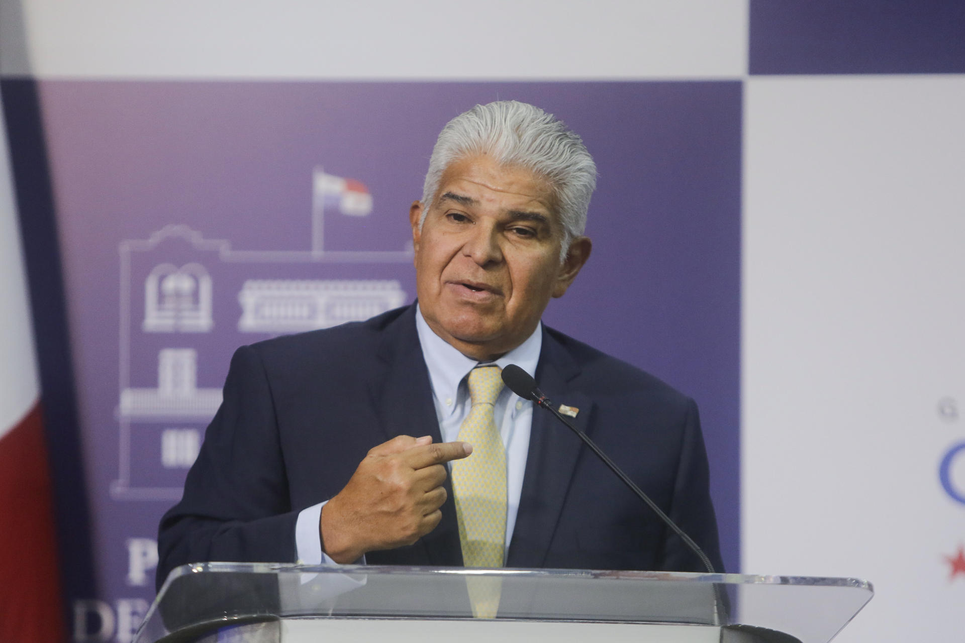 El presidente de Panamá, José Raúl Mulino, habla durante una rueda de prensa este jueves, 13 de marzo, en Ciudad de Panamá (Panamá). EFE/ Carlos Lemos