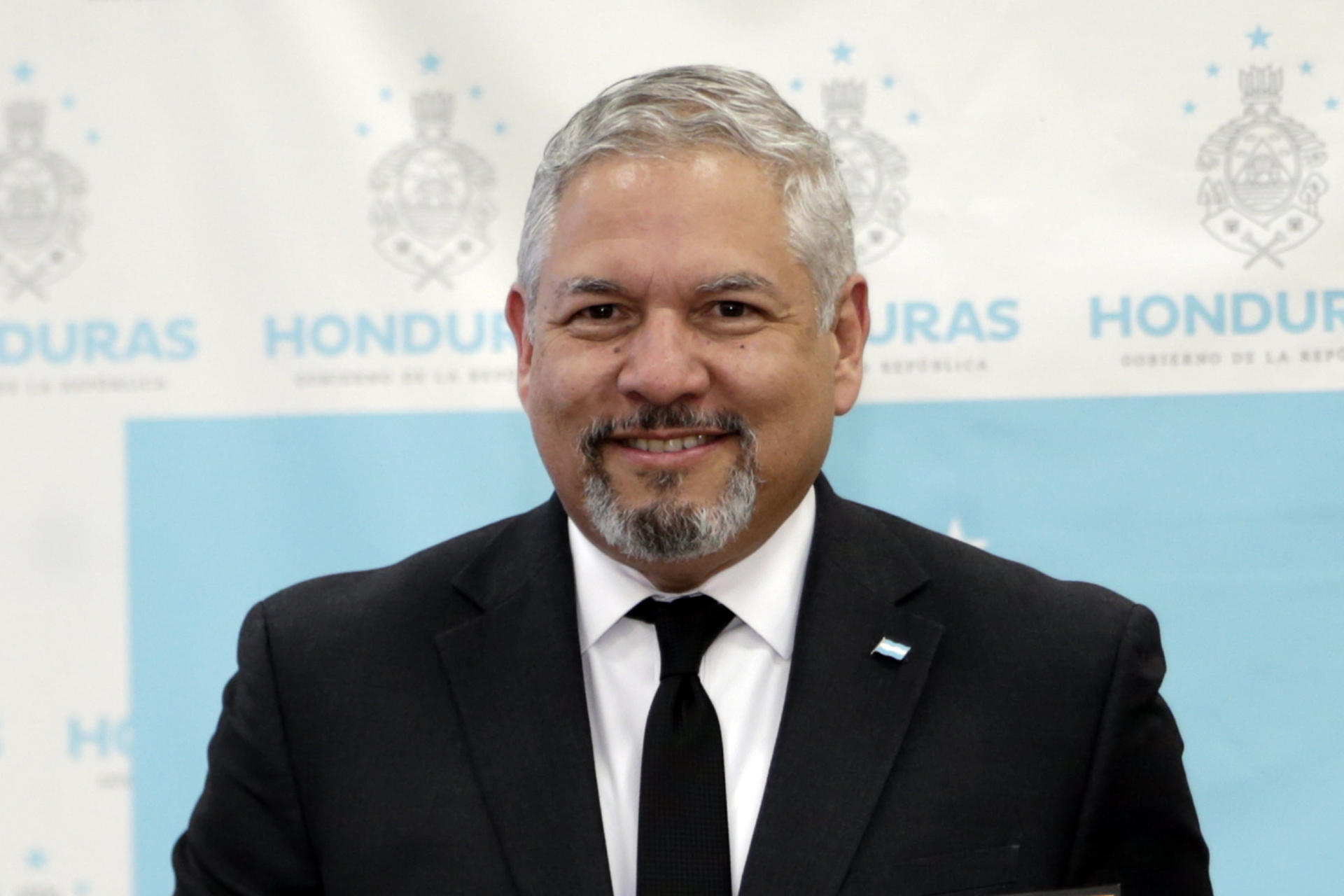 Fotografía del 18 de marzo de 2025 del ministro de Relaciones Exteriores Eduardo Reina, durante un acto público en Tegucigalpa (Honduras). EFE/Gustavo Amador