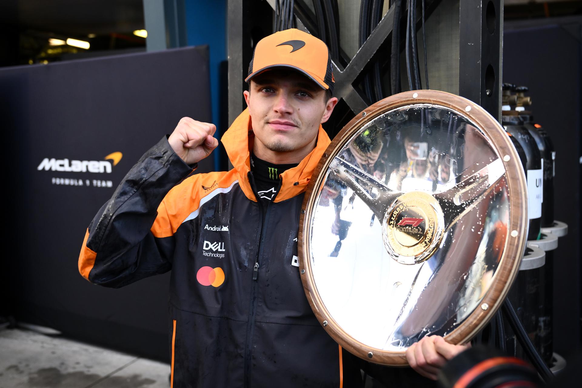 Lando Norris celebra su victoria en el Gran Premio de Australia. EFE/EPA/Joel Carrett AUSTRALIA AND NEW ZEALAND OUT