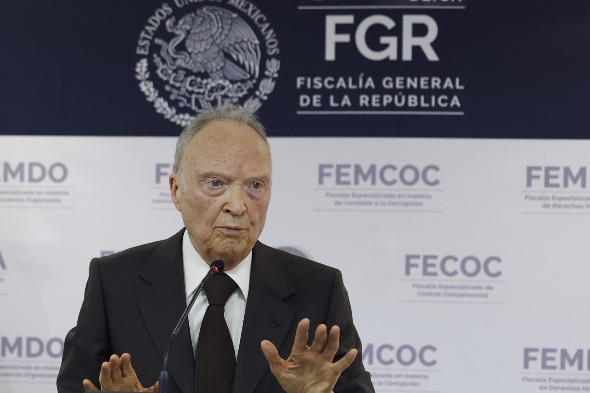 El fiscal general de México, Alejandro Gertz Manero, habla durante una rueda de prensa este miércoles, en Ciudad de México (México). EFE/ Sáshenka Gutiérrez