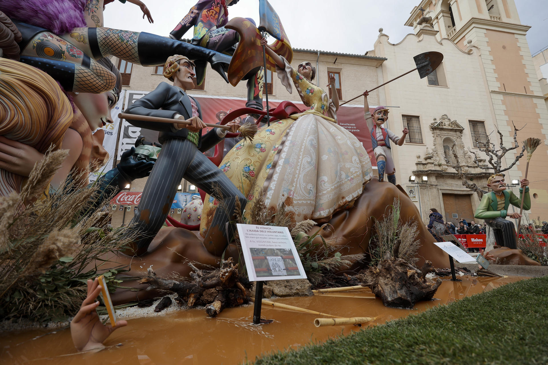 Vista general de la escena de ninots dedicada a la dana del pasado 29 de octubre en la falla del Pilar. EFE/Manuel Bruque