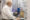 El profesor Ikerbasque del Donostia International Physics Center (DIPC), Juan Manuel García-Ruiz, líder del proyecto científico europeo Protos que investiga el origen de la vida en la tierra, trabajando en su laboratorio. El origen de la vida en la Tierra constituye uno de los mayores misterios de nuestro planeta, un enigma que la ciencia busca desvelar recreando en un matraz las condiciones del 'caldo primigenio' del 'protomundo' en el que hace miles de millones de años surgió. EFE/Donostia International Physics Center ***SOLO USO EDITORIAL/SOLO DISPONIBLE PARA ILUSTRAR LA NOTICIA QUE ACOMPAÑA (CRÉDITO OBLIGATORIO)***

