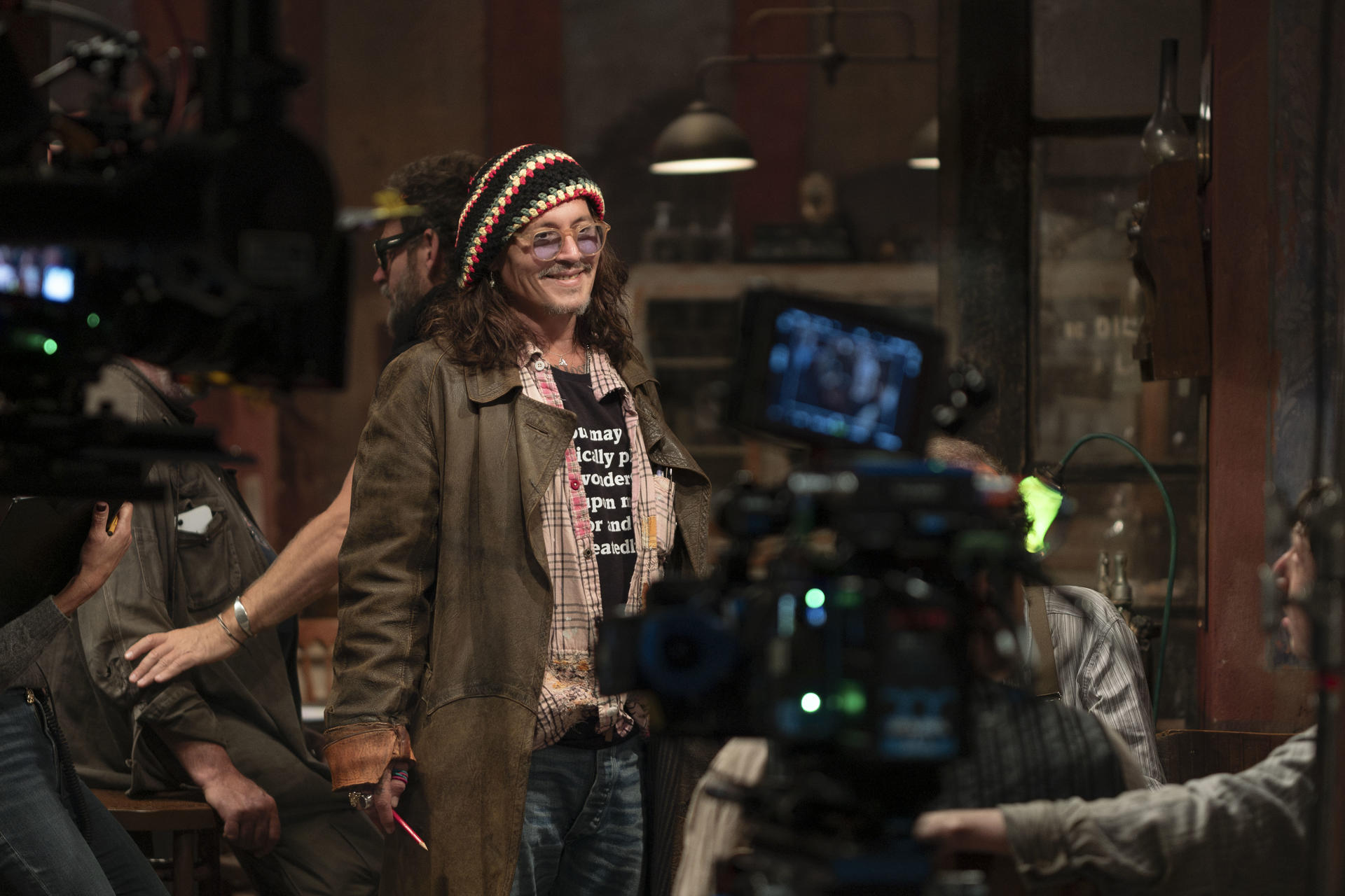 Johnny Depp, director de la película 'Modigliani: tres días en Montparnasse'. Cuando el actor italiano Riccardo Scamarcio tuvo en sus manos el personaje de Amedeo Modigliani supo que en ese momento se hacía realidad la "relación ancestral" que sintió que tenía con el artista desde que era un niño de apenas 5 o 6 años, cuando vivía obsesionado con un libro con imágenes de sus pinturas y esculturas. EFE/ A Contracorriente films //SOLO USO EDITORIAL/SOLO DISPONIBLE PARA ILUSTRAR LA NOTICIA QUE ACOMPAÑA (CRÉDITO OBLIGATORIO)
