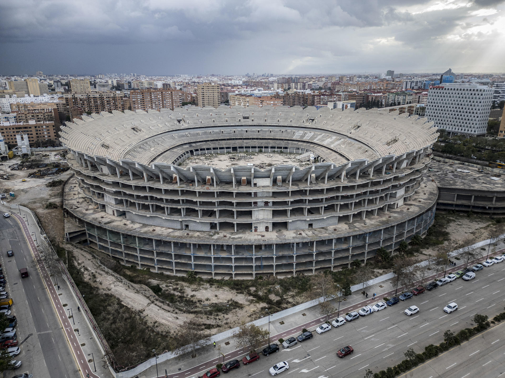 Imágenes captadas con un dron de la estructura del nuevo estadio de Mestalla. EFE/Biel Aliño