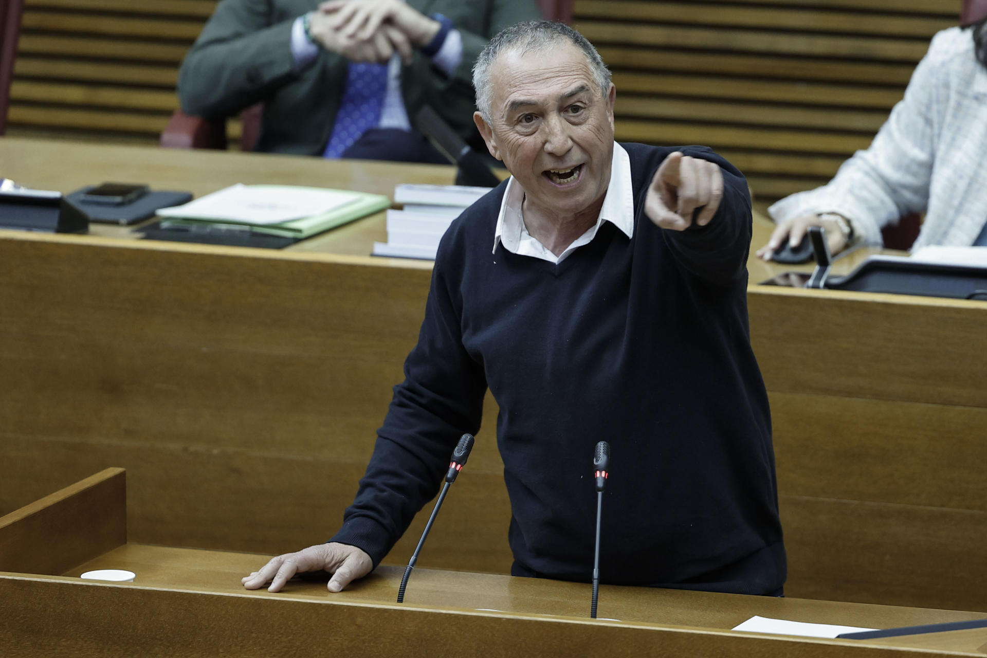 El portavoz del grupo de Compromís en Les Corts, Joan Baldoví, durante la sesión de control al president de la Generalitat. EFE/Ana Escobar