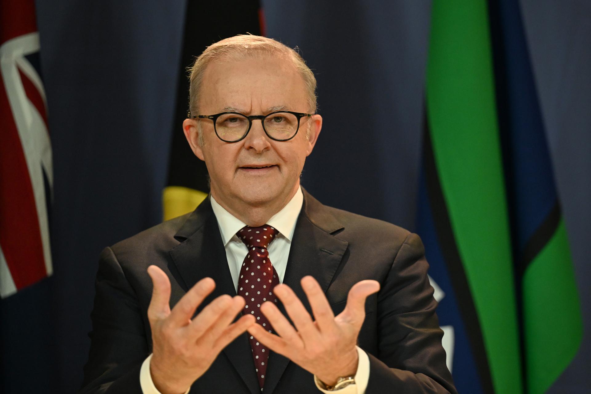 El primer ministro de Australia, Anthony Albanese, habla durante una rueda de prensa sobre los aranceles de Estados Unidos.
EFE/EPA/DEAN LEWINS AUSTRALIA AND NEW ZEALAND OUT