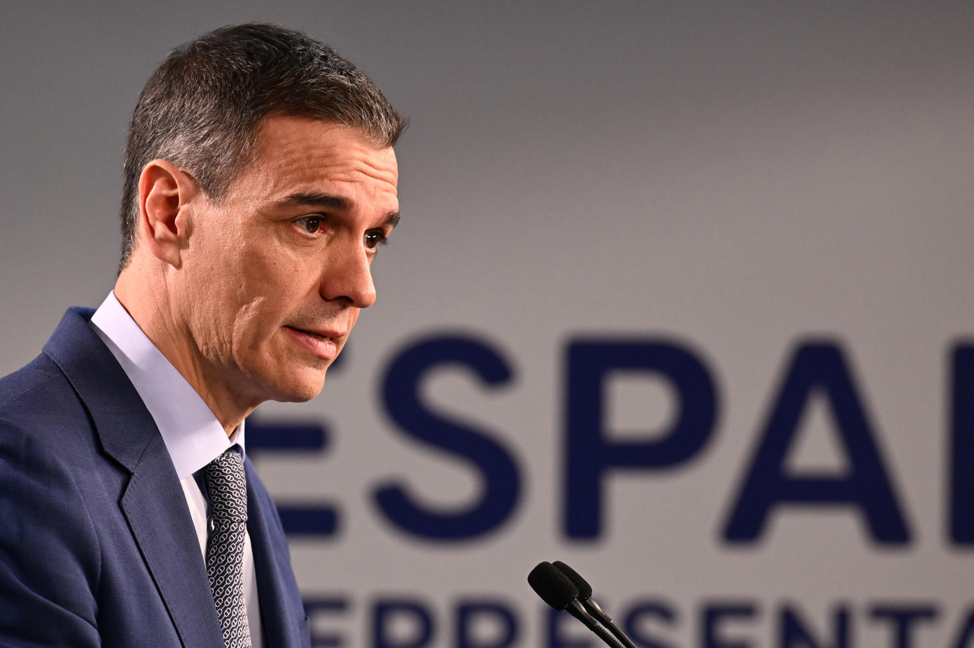 Comparecencia ante los medios de comunicación del presidente del Gobierno, Pedro Sánchez, al finalizar la sesión de trabajo del Consejo Europeo, hoy jueves en Bruselas. EFE/Moncloa/Borja Puig de la Bellacasa SOLO USO EDITORIAL / SOLO USO DISPONIBLE PARA ILUSTRAR LA NOTICIA QUE ACOMPAÑA/ (CRÉDITO OBLIGATORIO)