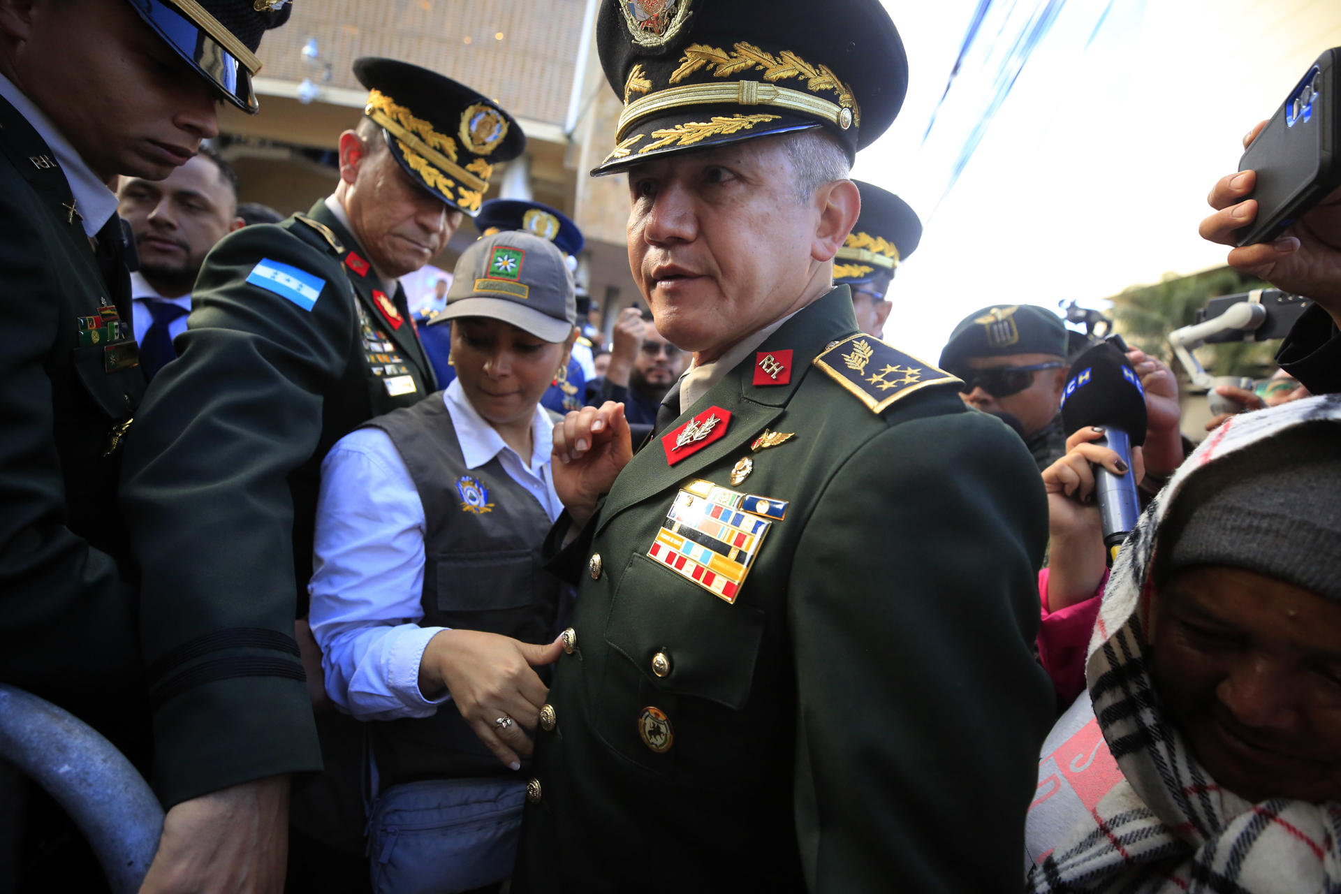 Foto de archivo del jefe de las Fuerzas Armadas de Honduras, Roosevelt Hernández. EFE/ Gustavo Amador