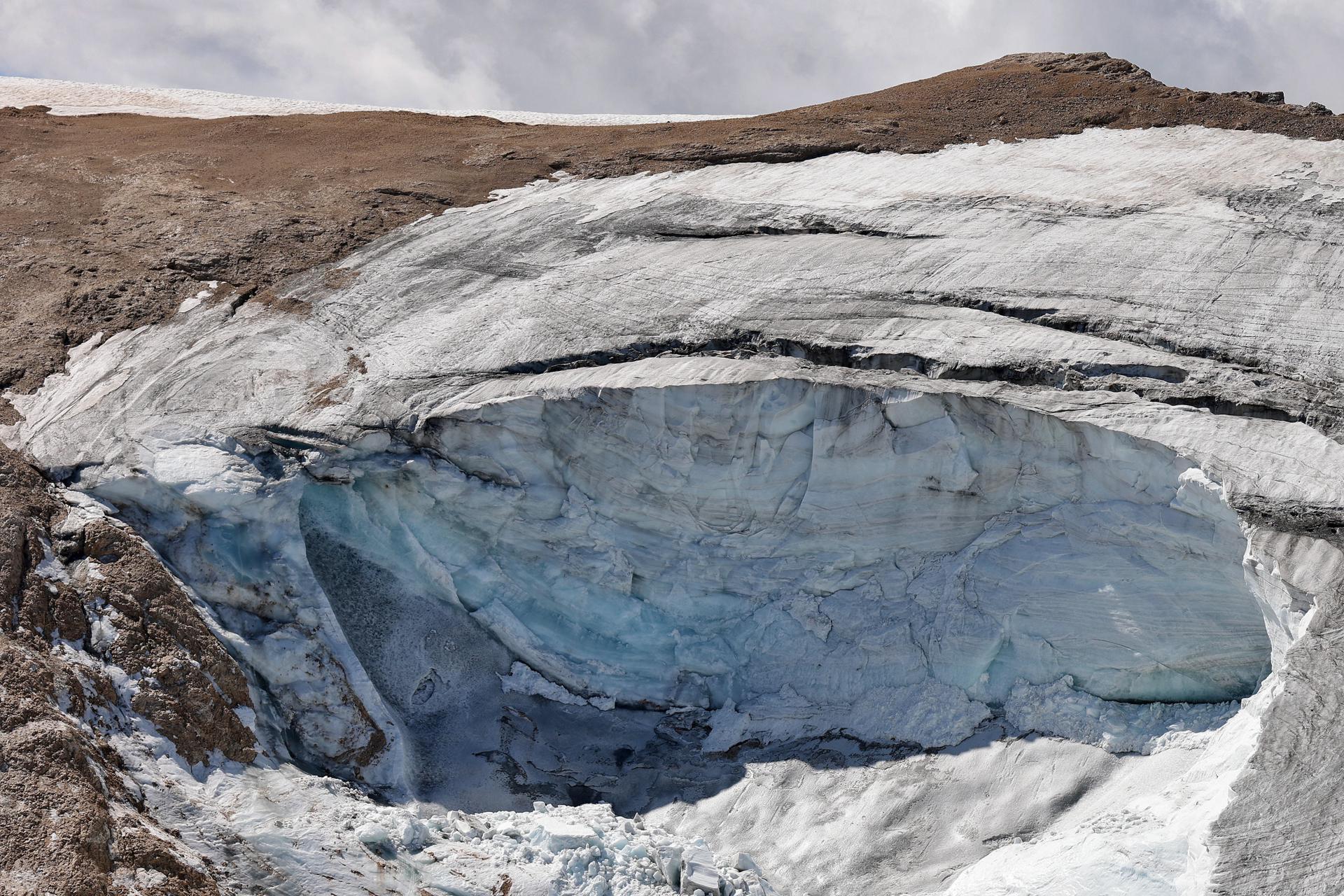 Fotografía de archivo del glaciar más famoso del macizo alpino de las Dolomitas, la Marmolada. EFE aEFE/EPA/ANDREA SOLERO