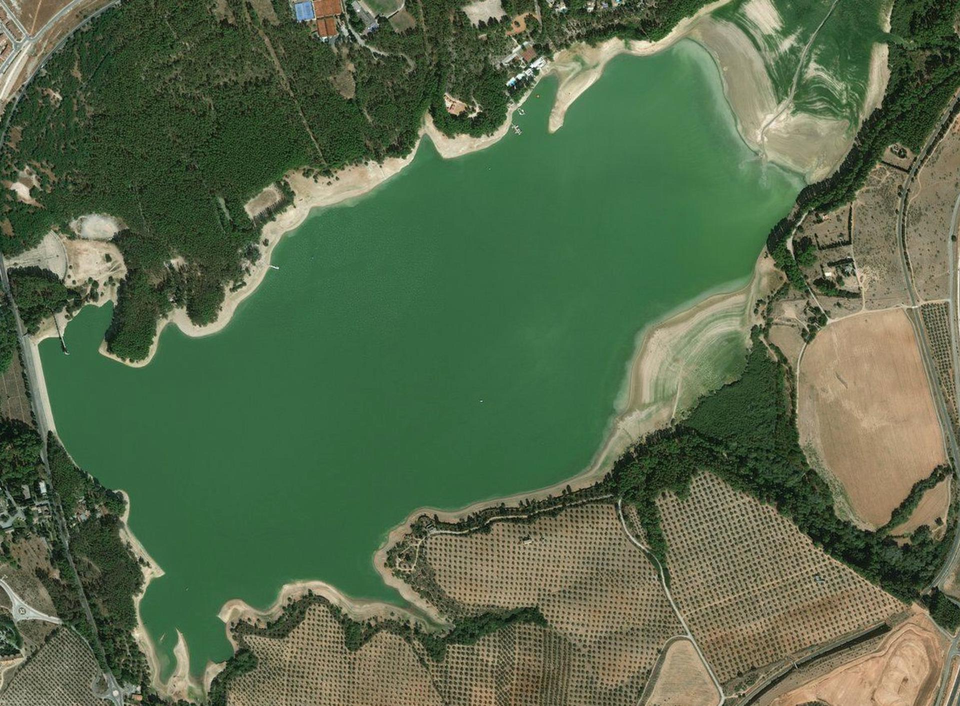 Imagen satelital del embalse de Cubillas (Granada). Fotografía facilitada por la Universidad de Granada.EFE