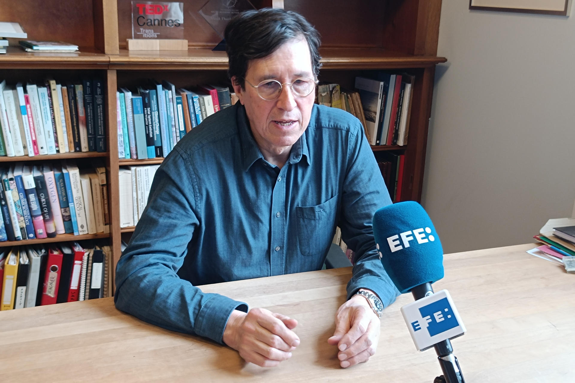Nuuk (Groenlandia), 09/03/2025.- El profesor de Geología de la Universidad de Copenhague, Minik Rosing, durante la entrevista con EFE. EFE/Anxo Lamela