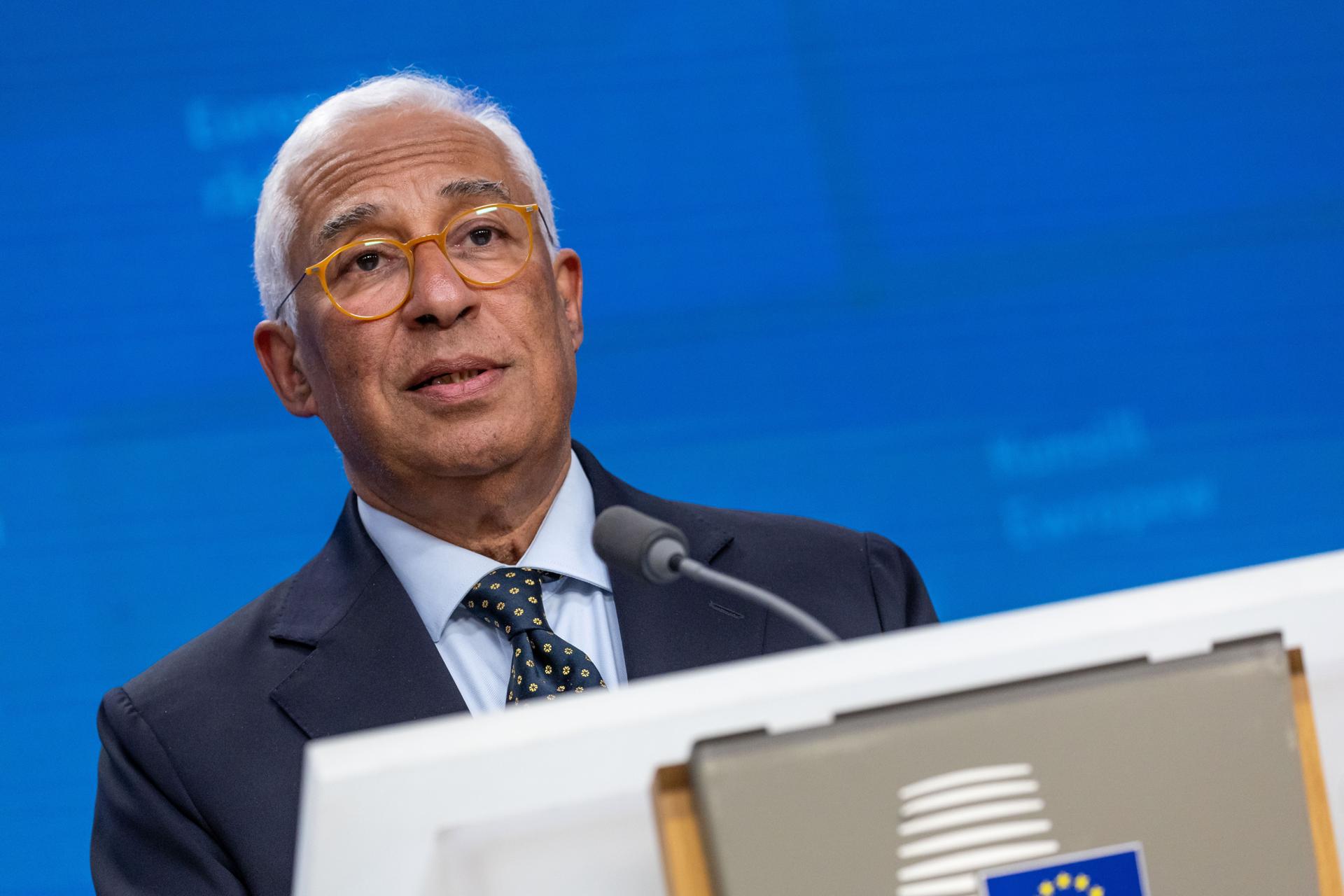 El presidente del Consejo de la UE, Antonio Costa, habla a los medios tras una reunión del Consejo Europeo en Bruselas, Bélgica, el 06 de marzo de 2025. Los líderes de la UE se están reuniendo para una cumbre especial para discutir el apoyo continuo a Ucrania y mejorar la defensa europea. (Bélgica, Ucrania, Bruselas) EFE/EPA/CHRISTOPHE PETIT TESSON