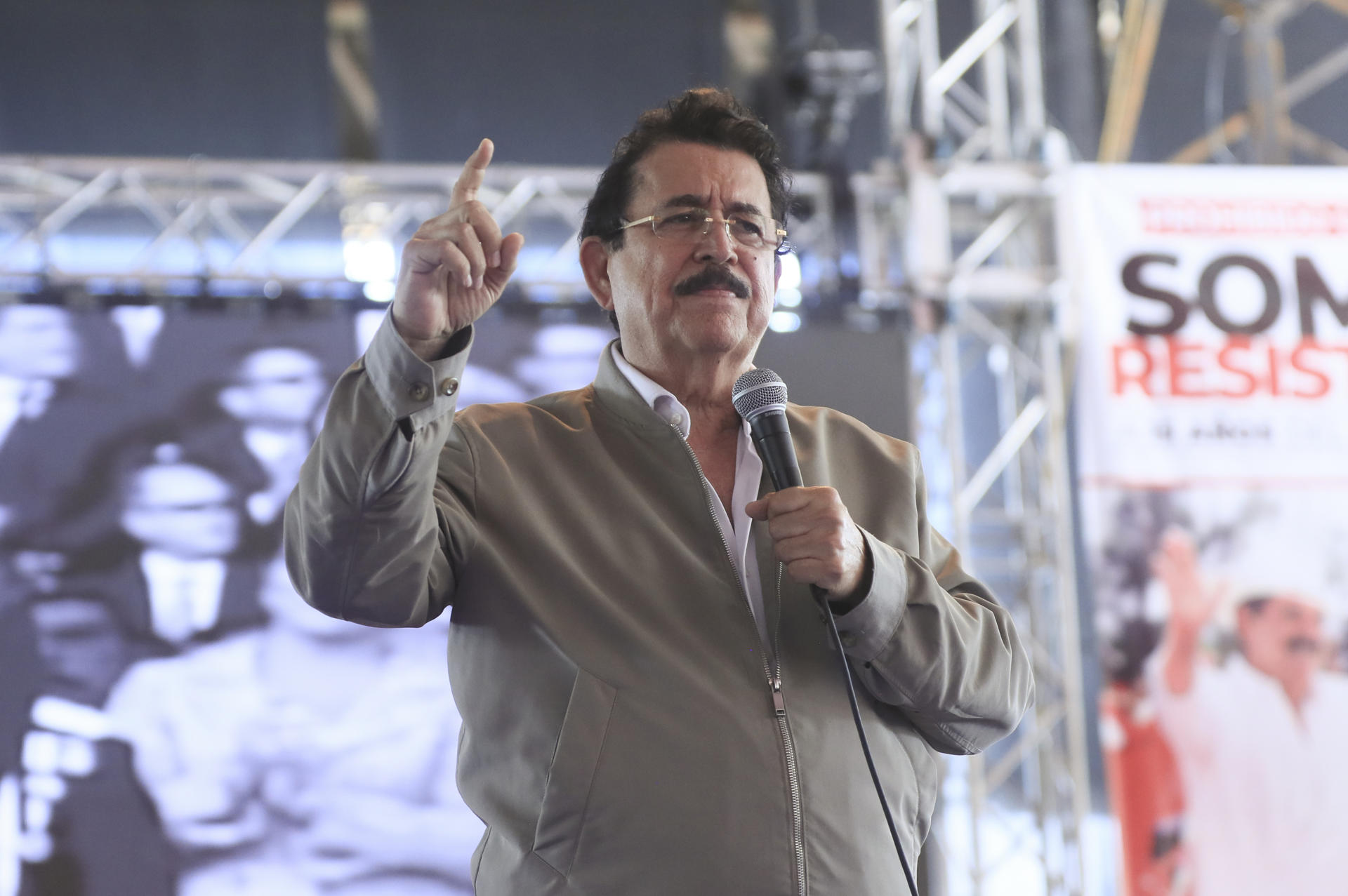 El expresidente de Honduras Manuel Zelaya, en una fotografía de archivo. EFE/ Gustavo Amador