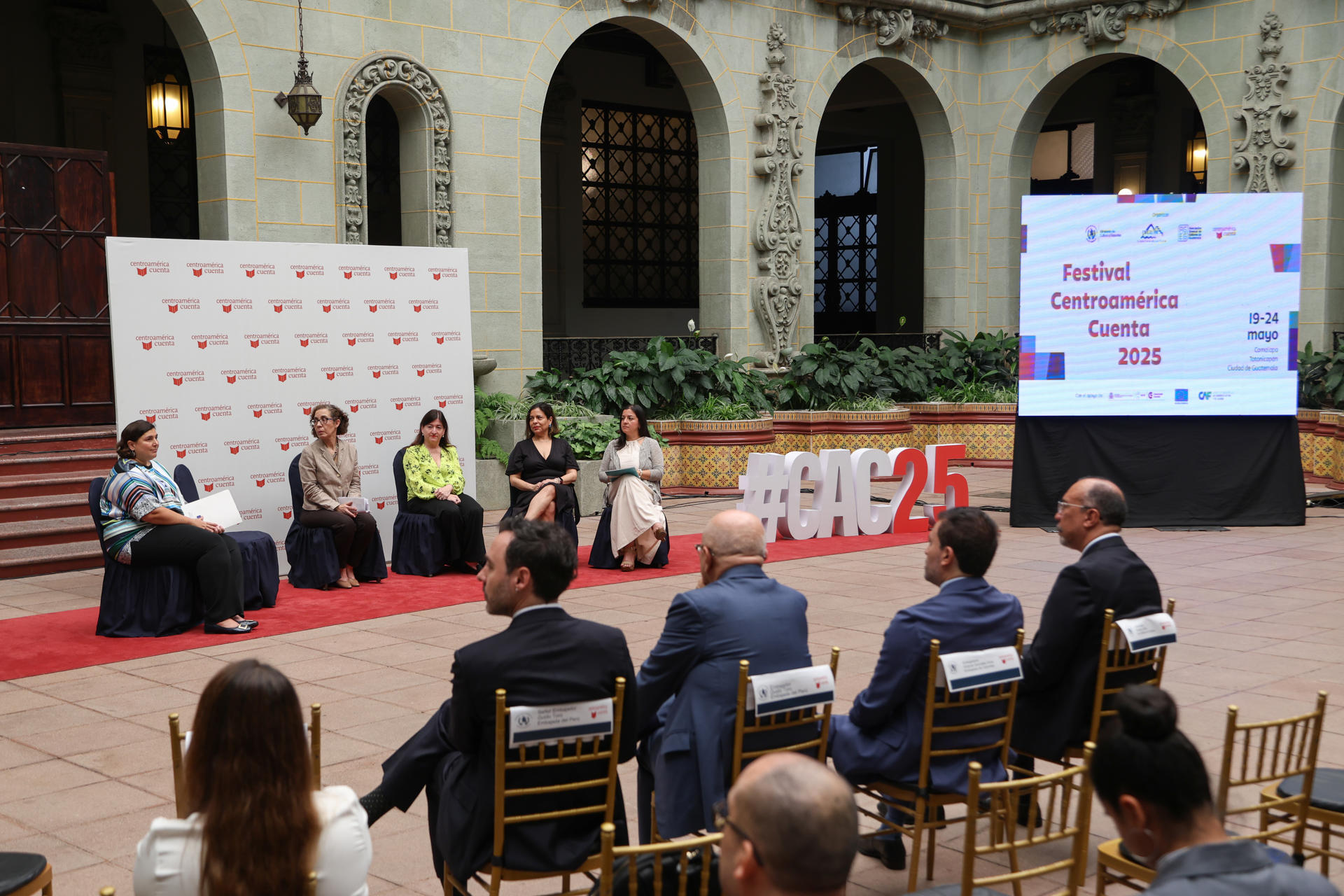 Vista general del lanzamiento del Festival Centroamérica Cuenta 2025, este jueves, 13 de marzo, en el Palacio Nacional de la Cultura, en Ciudad de Guatemala (Guatemala). EFE/Mariano Macz