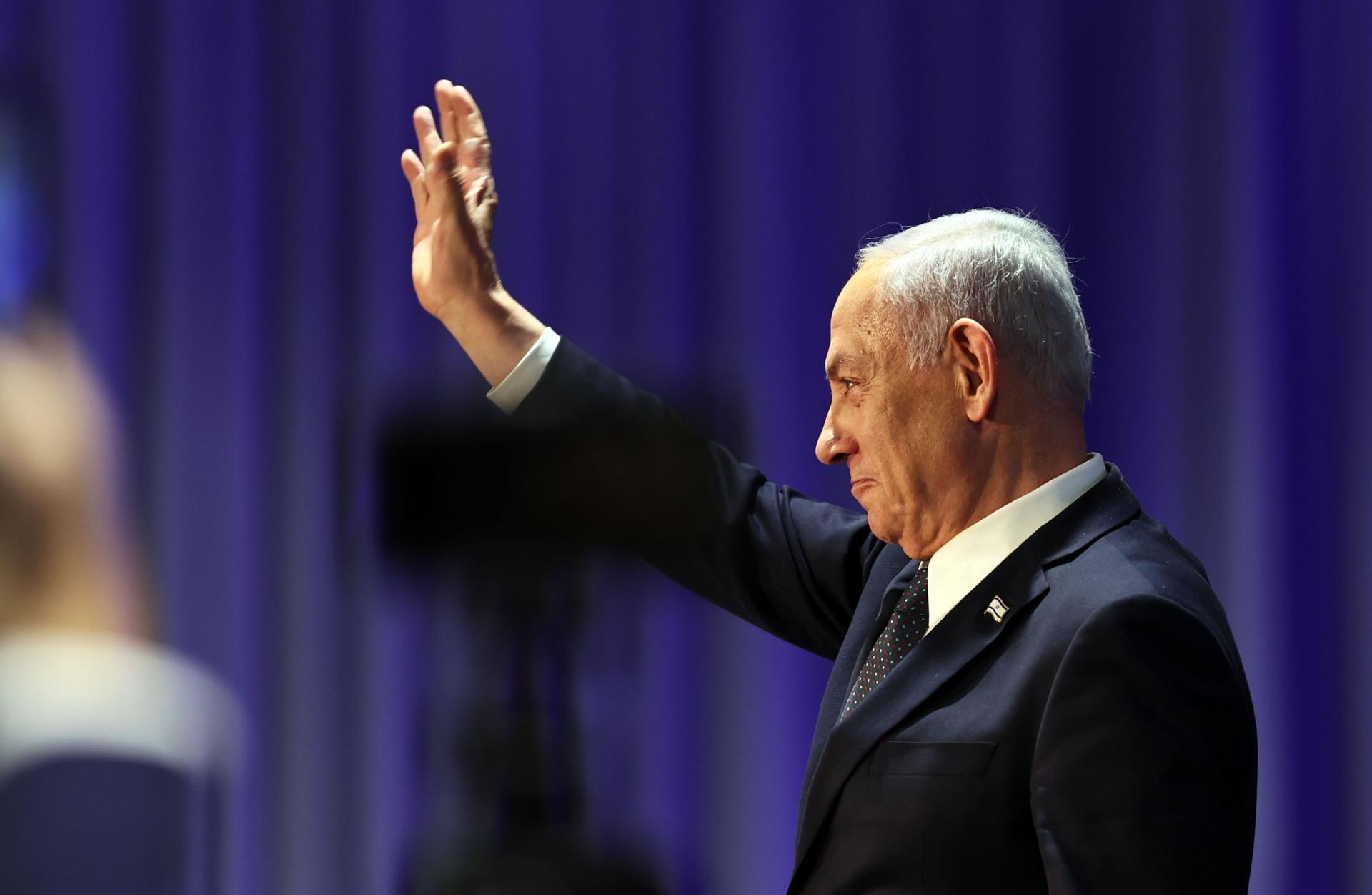 El Primer Ministro israelí Benjamin Netanyahu asiste a la Conferencia Internacional sobre la Lucha contra el Antisemitismo, en Jerusalén, el 27 de marzo de 2025. (Jerusalén) EFE/EPA/ATEF SAFADI
