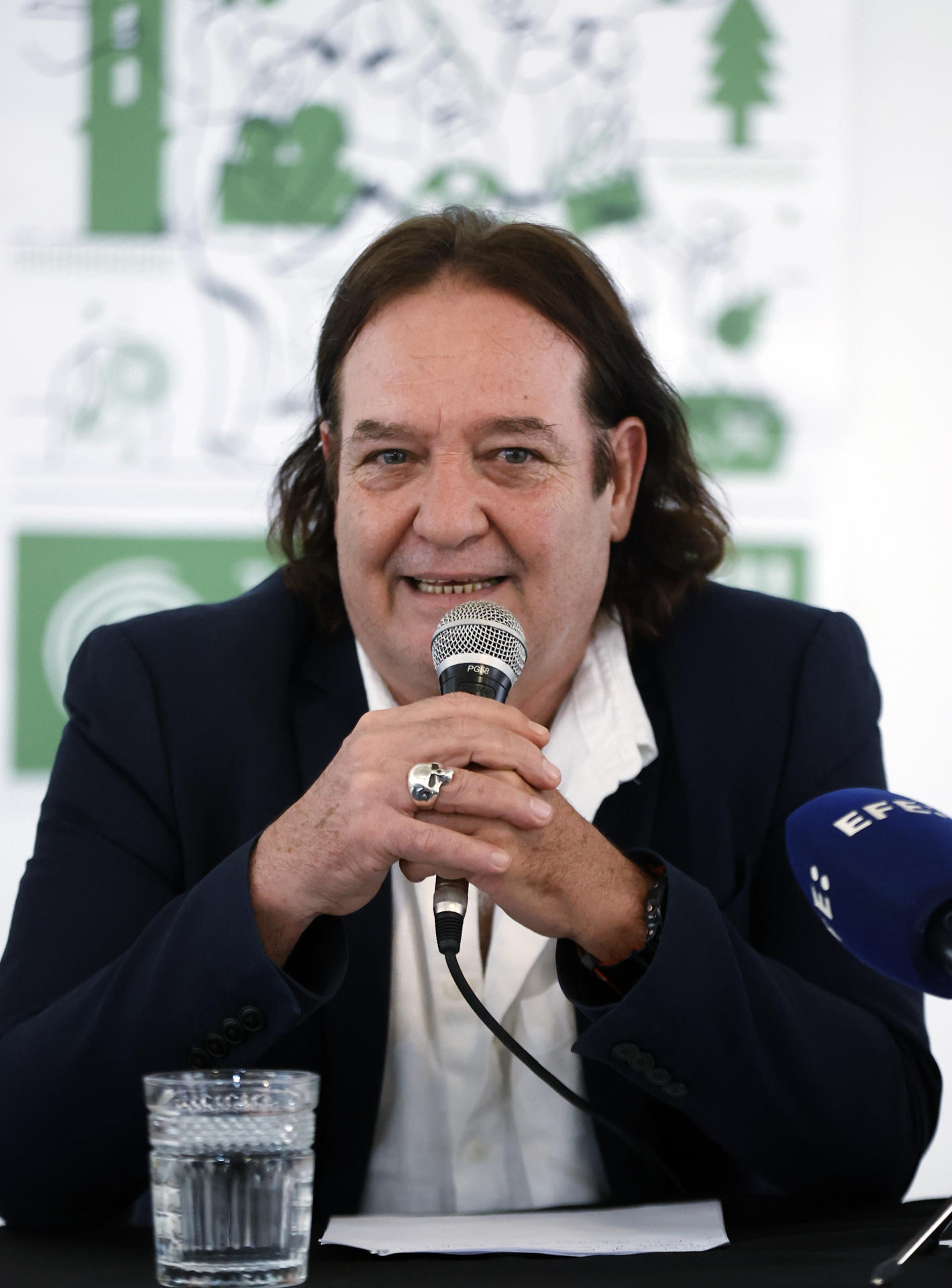 El presidente del Festival Internacional de Cine y Medio Ambiente del Caribe Isla Verde, Jorge Perugorria, habla durante una conferencia de prensa este martes, en La Habana (Cuba). EFE/ Ernesto Mastrascusa