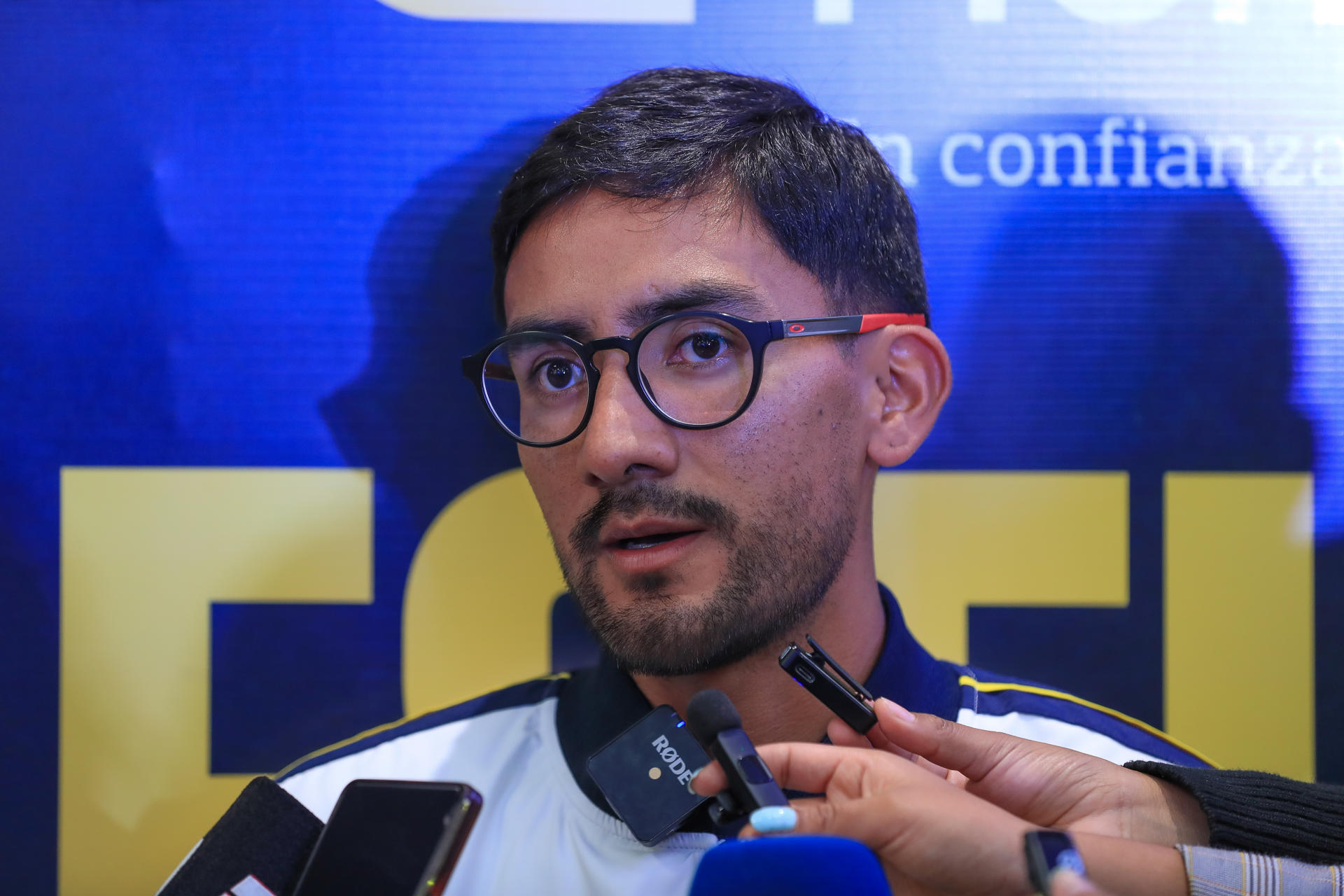 El marchista ecuatoriano Daniel Pintado, medallista de oro y plata en los Juegos Olímpicos de París 2024, anunció este jueves en Quito que su próximo objetivo es consagrarse campeón en los Mundiales de Atletismo de septiembre en Tokio. EFE/José Jácome