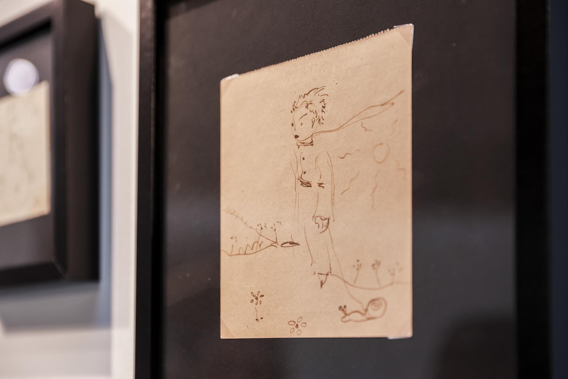 Parte de la colección de 16 ilustraciones originales de 1943 de El Principito de Antoine de Saint-Exupéry, exhibidas al público en Sotheby’s en París, Francia, el 25 de marzo de 2025. Las ilustraciones de Antoine de Saint-Exupéry, junto con partes del manuscrito original de "Sin aliento" de Jean-Luc Godard, se subastarán entre el 04 de junio y el 18 de junio de 2025. (Francia) EFE/EPA/TERESA SUAREZ