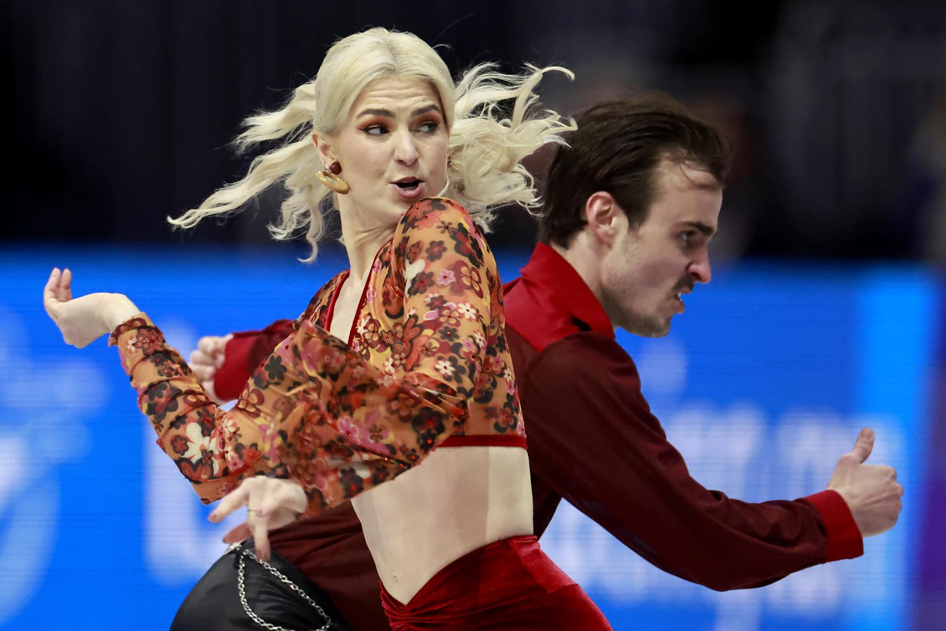 Los españoles Olivia Smart y Tim Dieck en la danza rítmica de los Mundiales de patinaje artístico de Boston. EFE/EPA/CJ GUNTHER